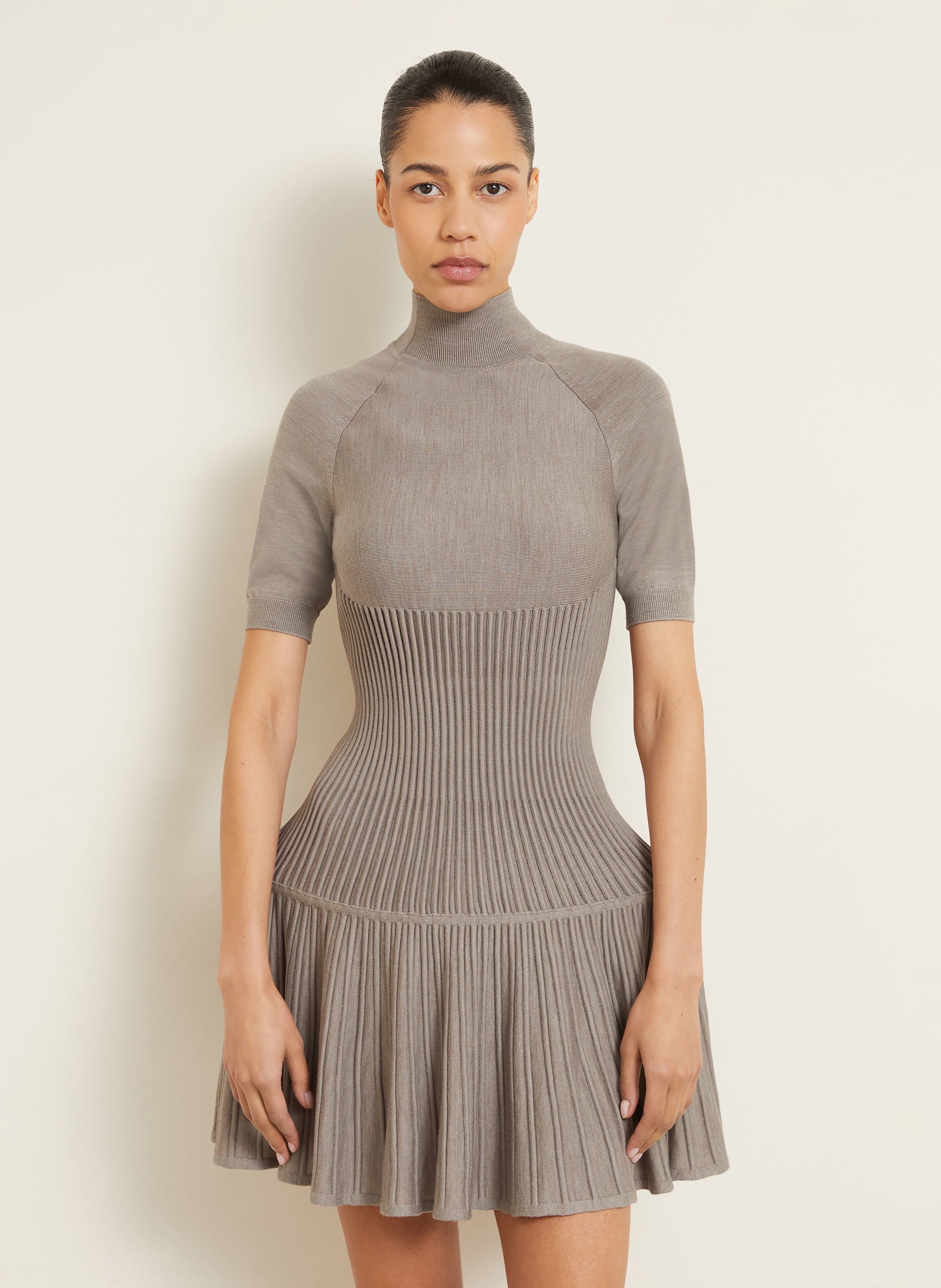 Thumbnail - Alaïa Strickkleid beige