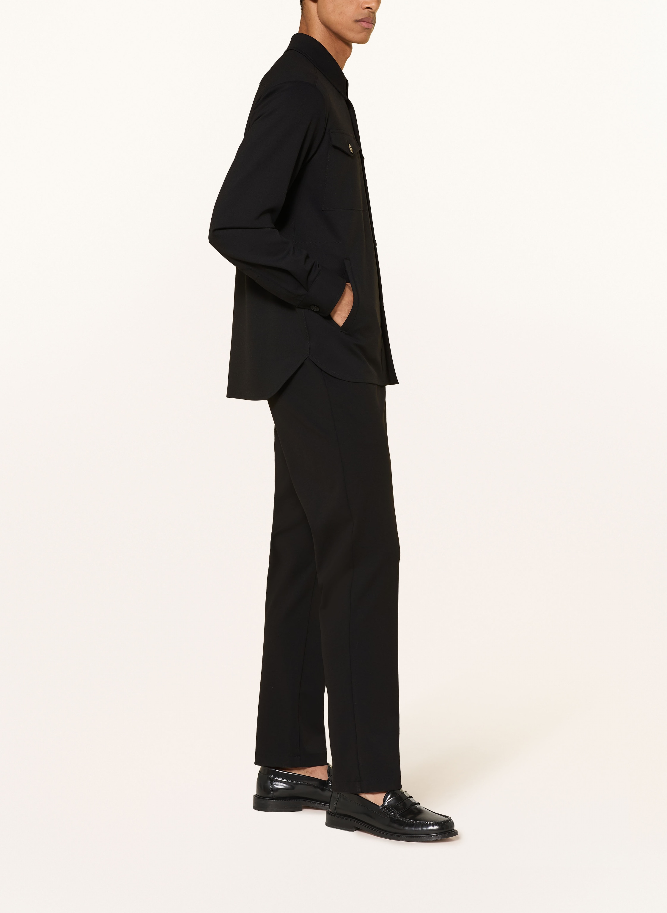 Thumbnail - Harris Wharf London Chino Regular Fit schwarz