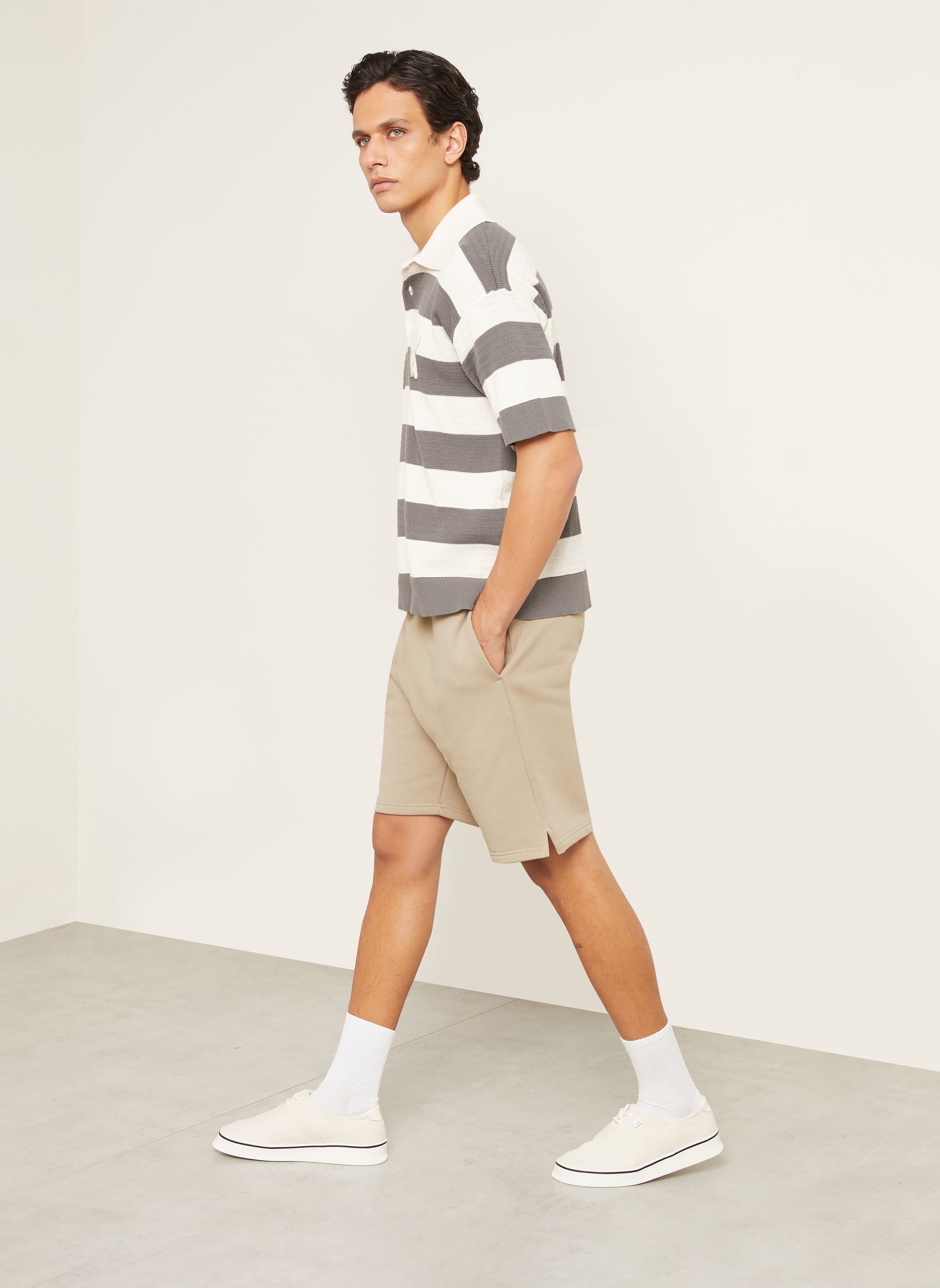 Thumbnail - Ami Paris Sweatshorts beige