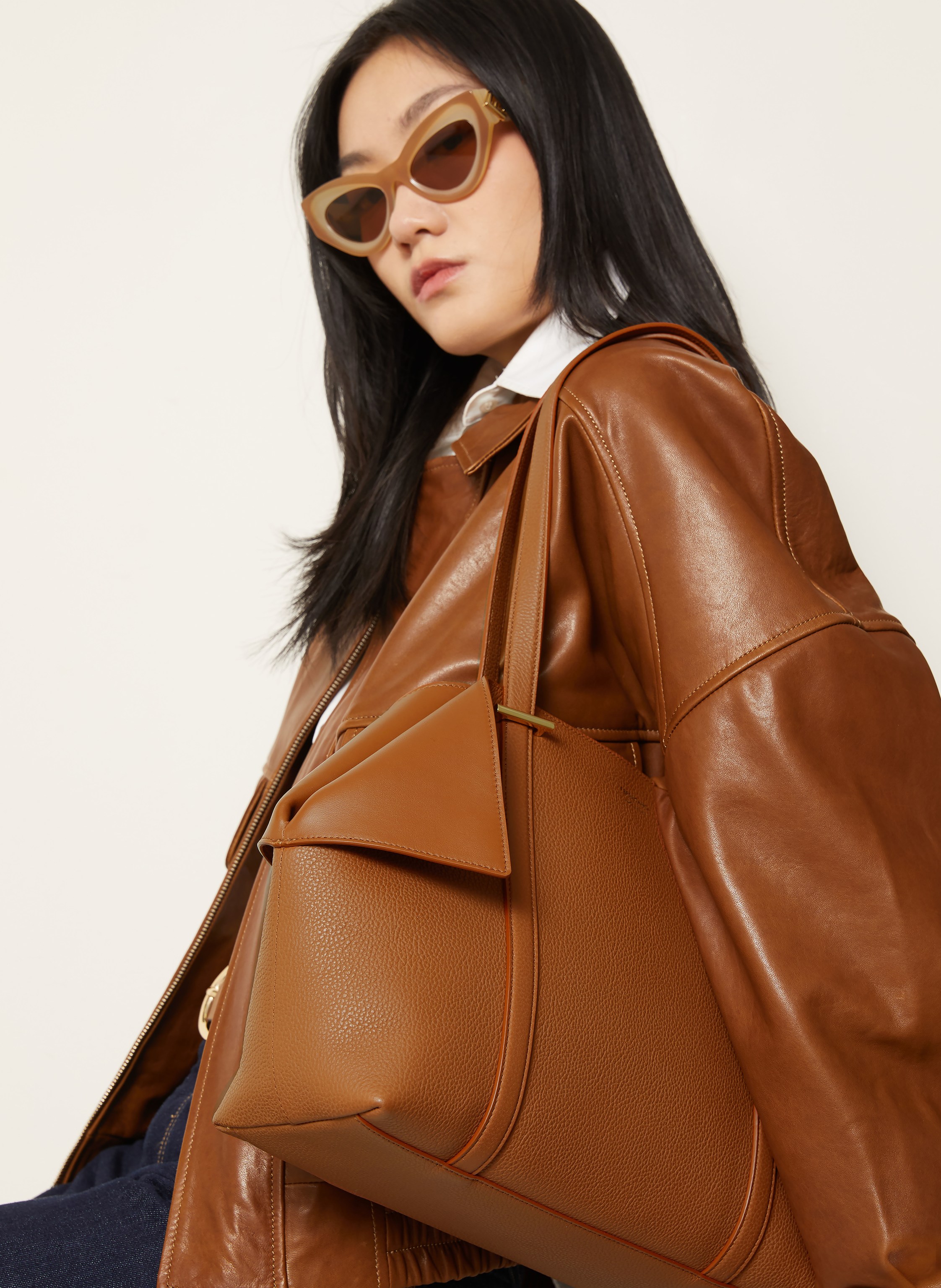 Thumbnail - Ferragamo Shopper The Scarf Grainy braun