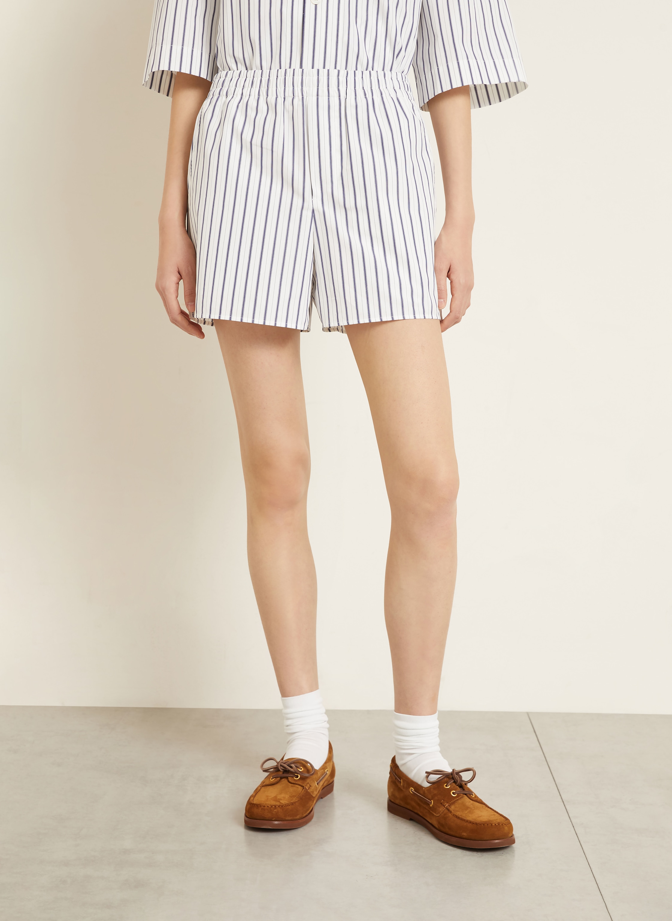 Thumbnail - Ami Paris Shorts weiss