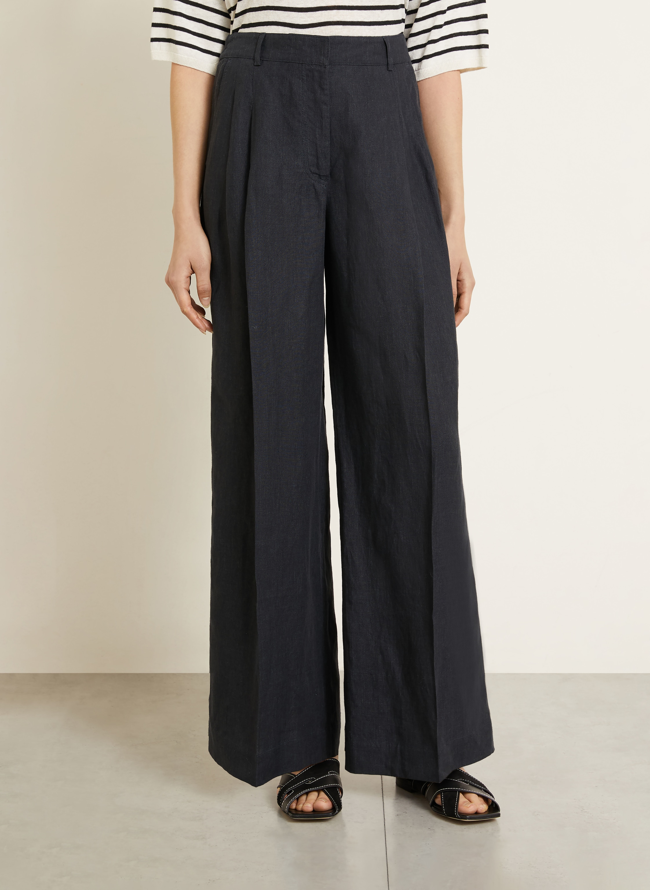 Thumbnail - Iris Von Arnim Marlenehose Santorini Aus Leinen schwarz