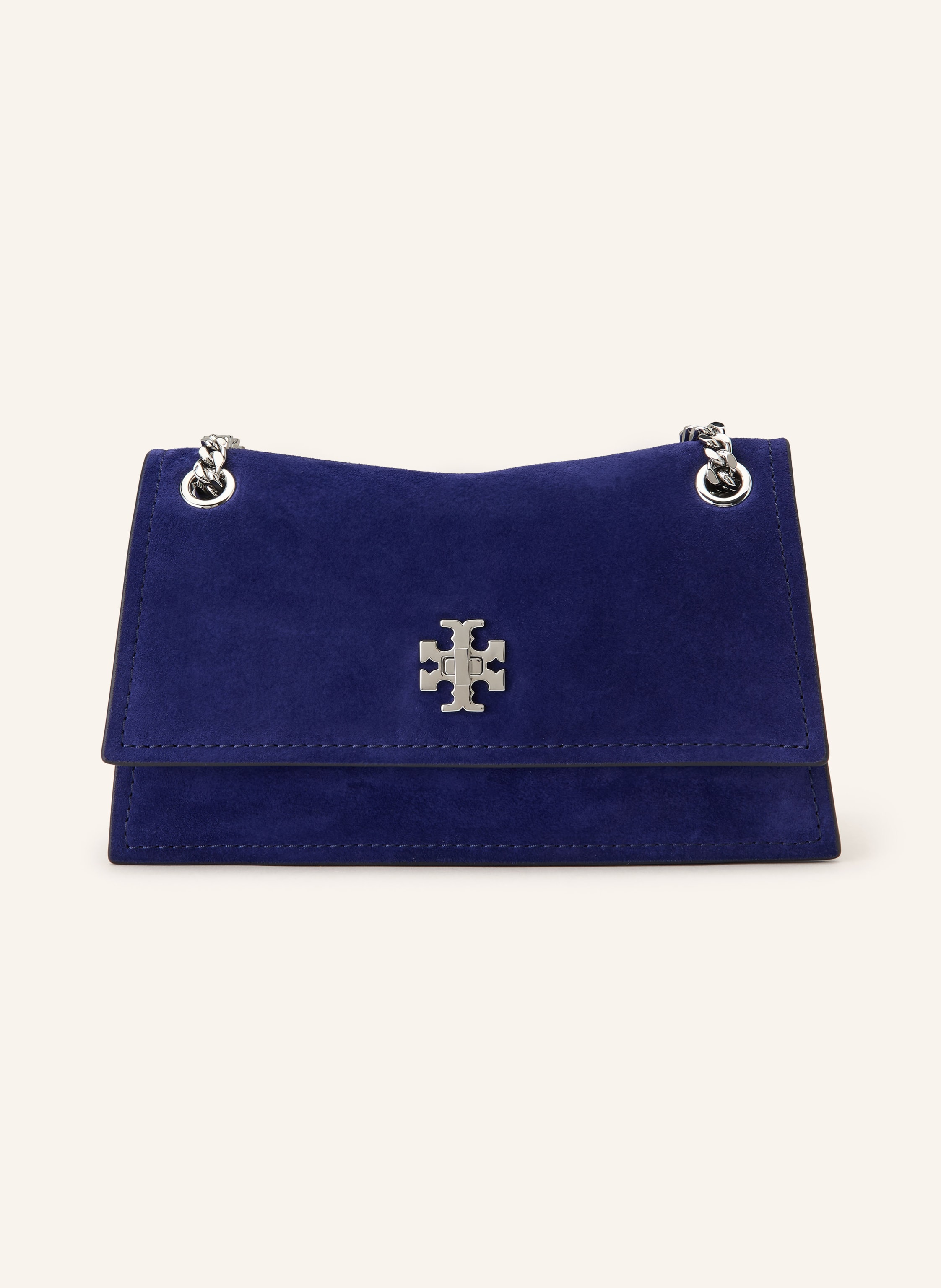 Tory Burch Ein Steckfach. Schulterkette kann einzeln oder doppelt getragen werden. Drehverschluss. Innen zwei Hauptfächer. Label-Detail. Aus Veloursleder. Unifarben in blau / silber