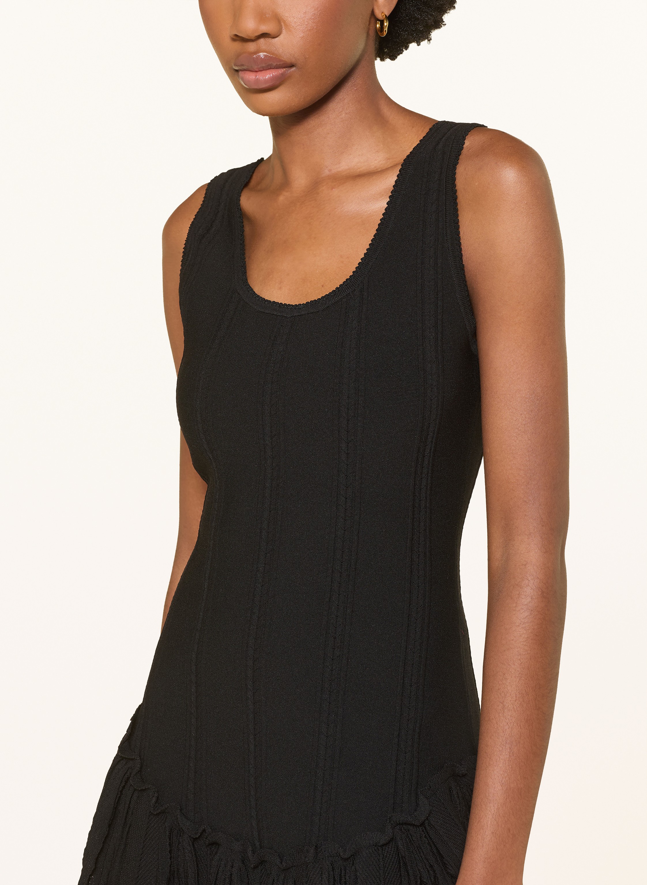 Thumbnail - Sandro Strickkleid Mit Volants schwarz