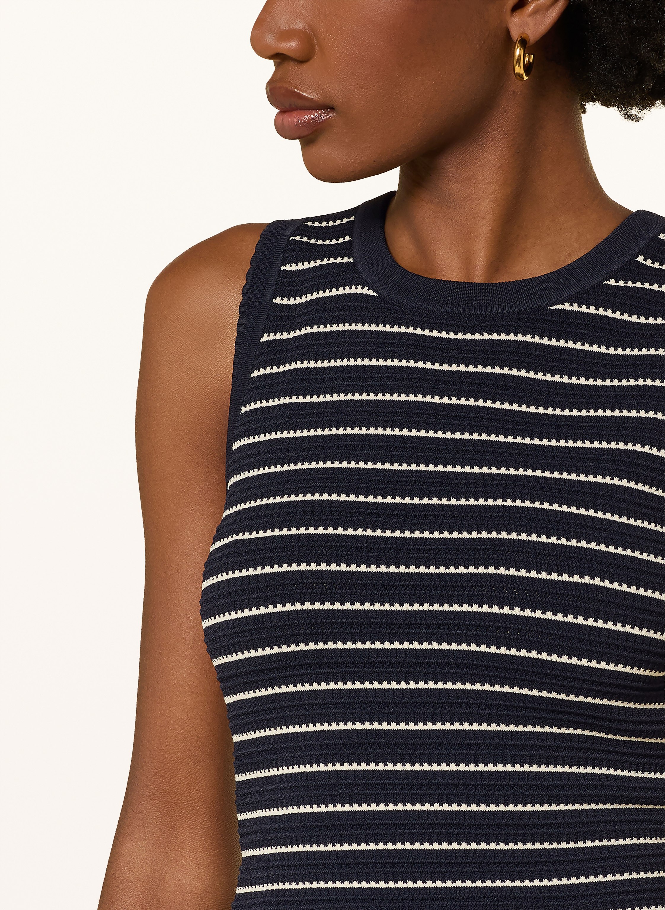 Thumbnail - Claudie Pierlot Stricktop Mit Rüschen beige