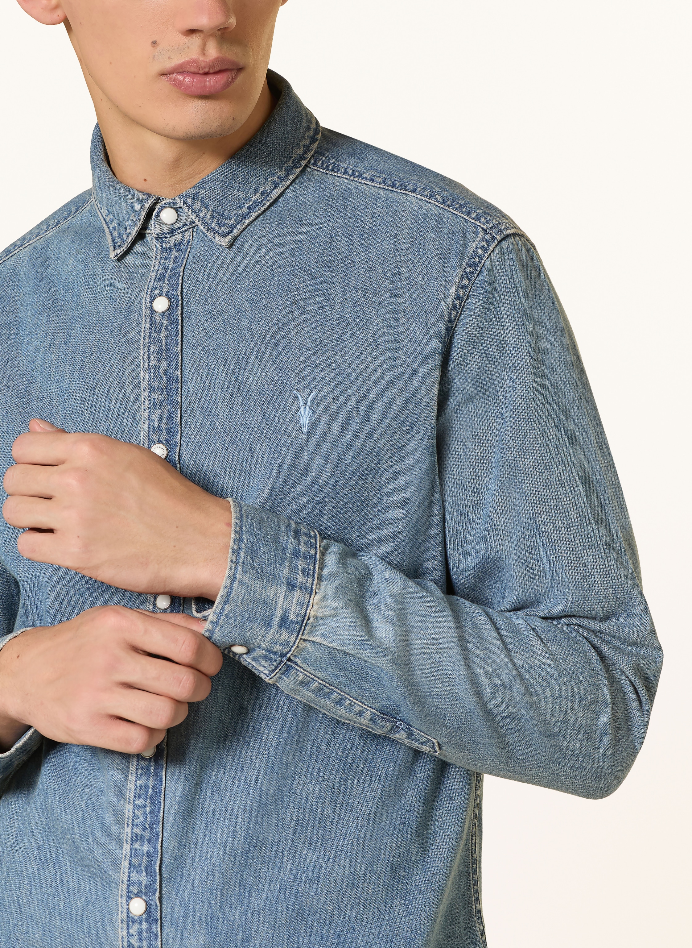 Thumbnail - Allsaints Jeanshemd Gleason Slim Fit blau