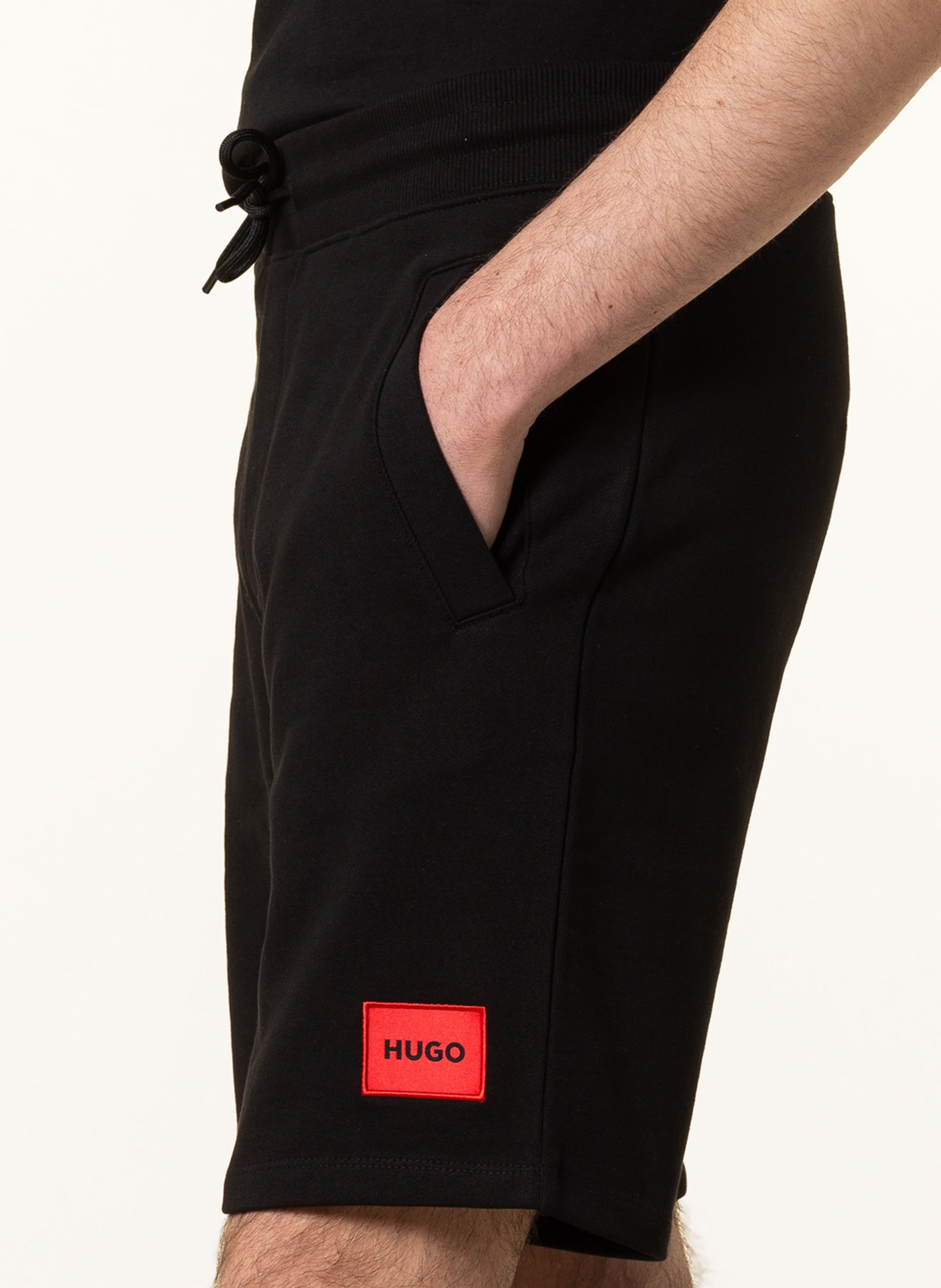Thumbnail - Hugo Sweatshorts Diz Regular Fit schwarz