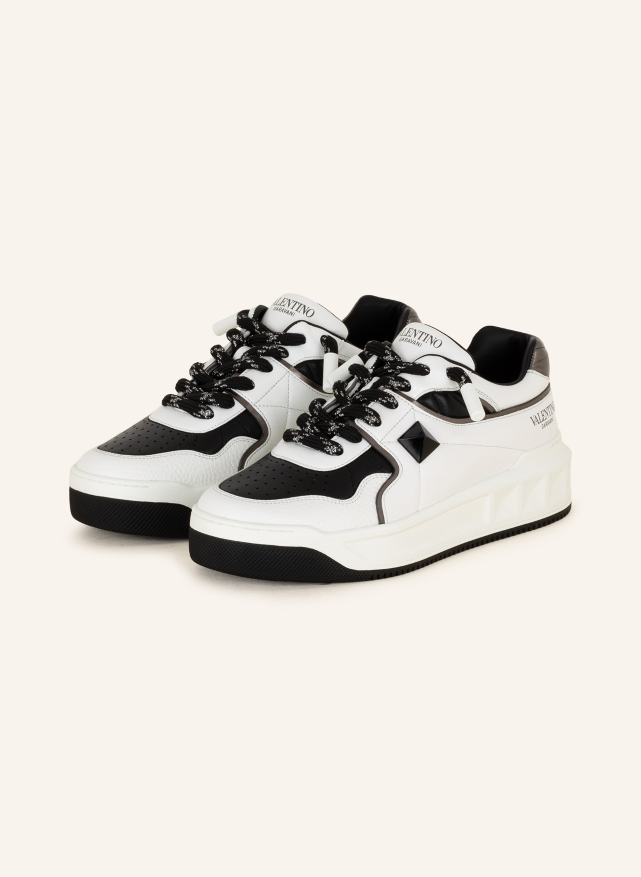 Sneakers STUD XL in white/ black