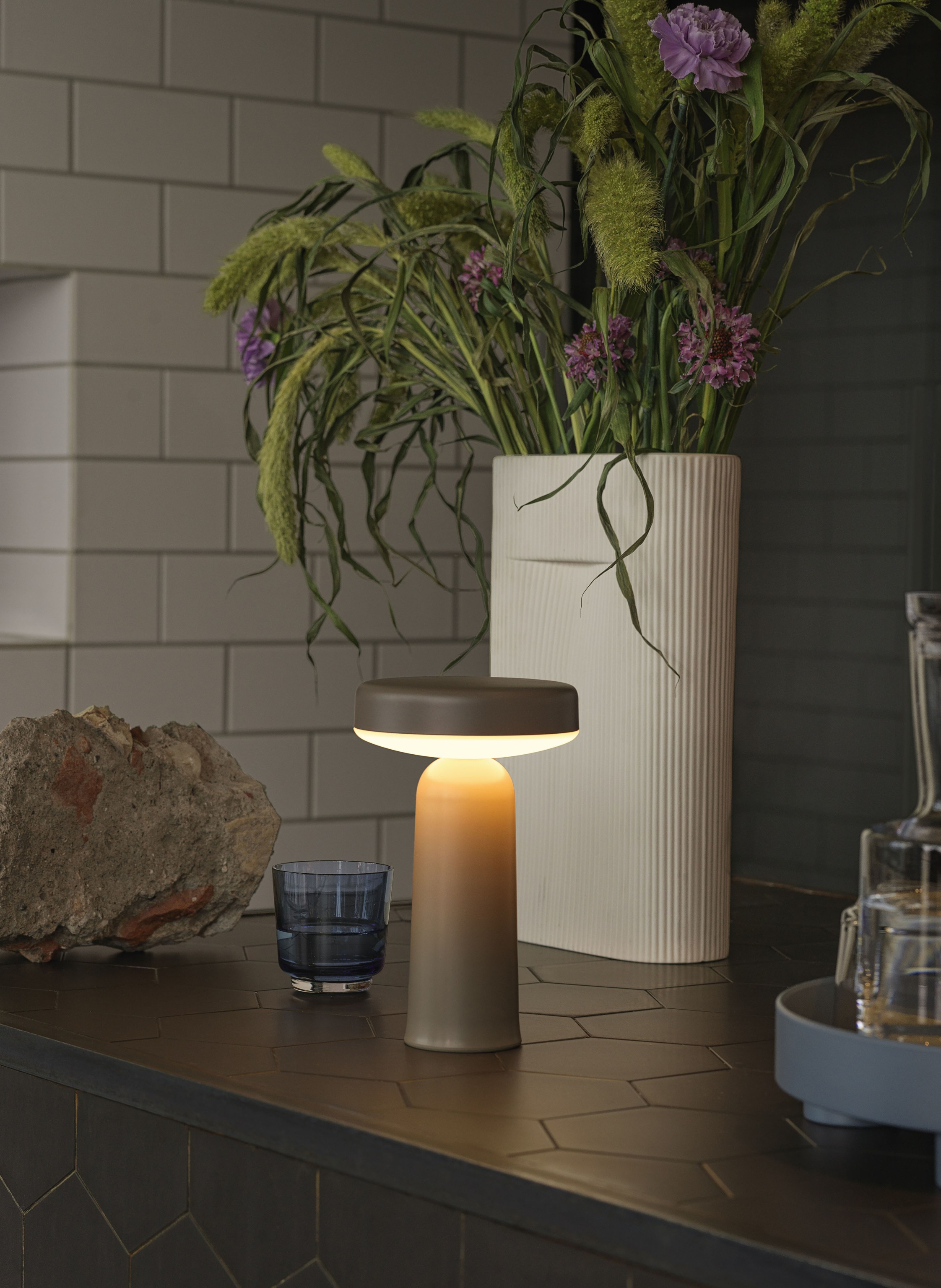 Thumbnail - Muuto Tischleuchte Ease beige