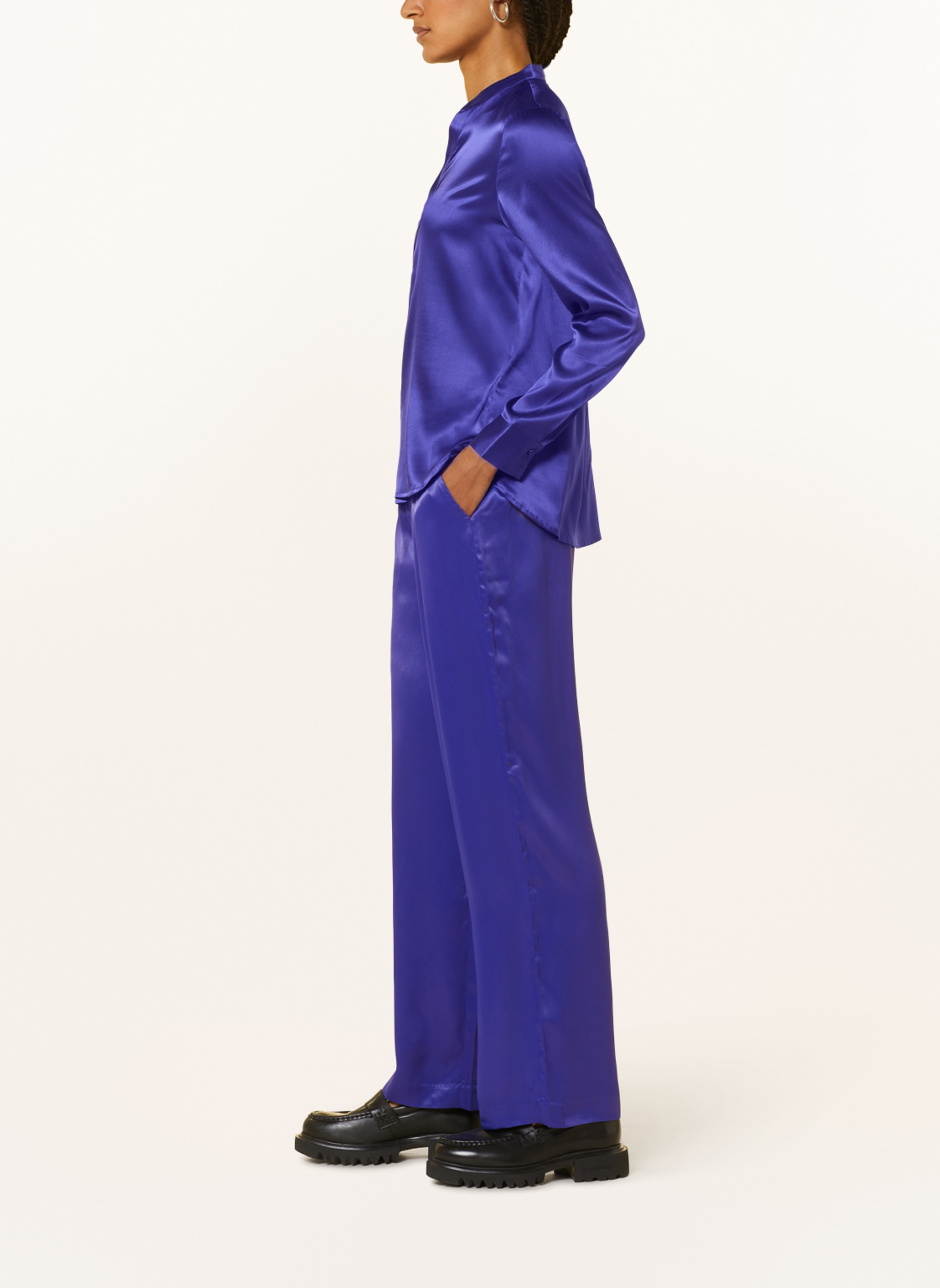 Thumbnail - Darling Harbour Marlenehose Aus Satin lila
