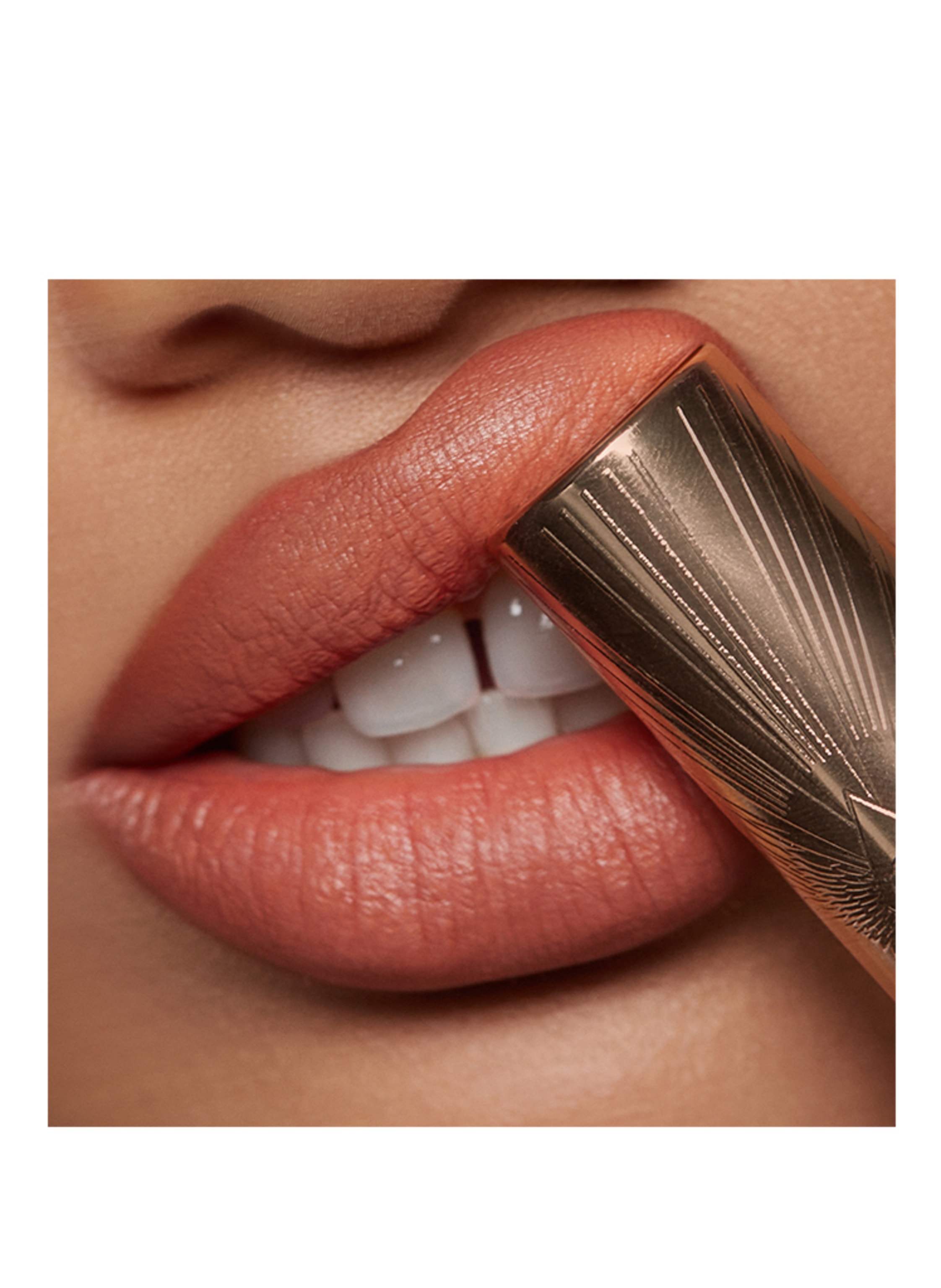 Thumbnail - Charlotte Tilbury Airbrush Flawless Lip Blur Liquid Lipstick