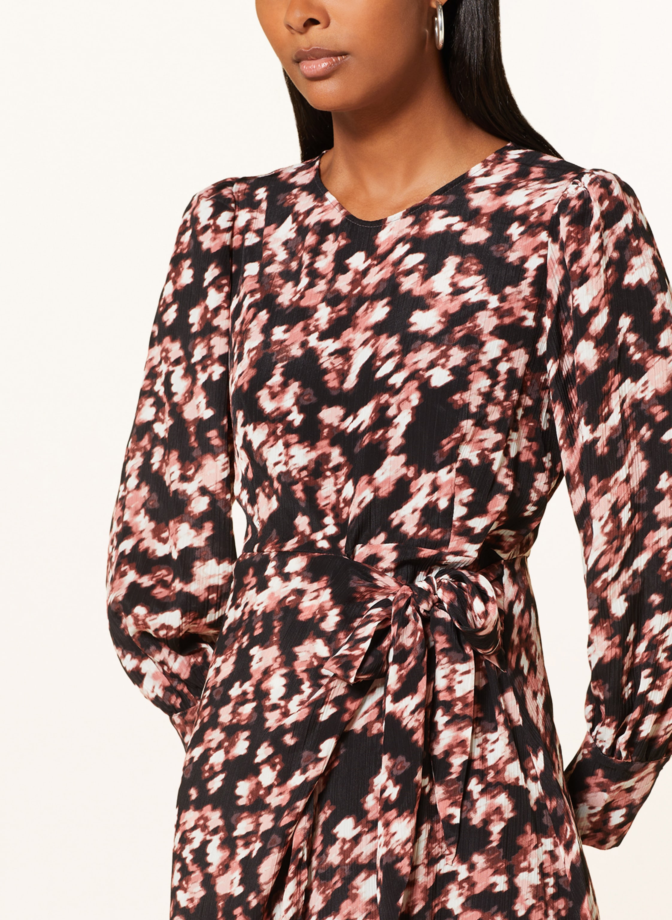 Thumbnail - Msch Copenhagen Kleid Mschbellamaya Rhian In Wickeloptik schwarz