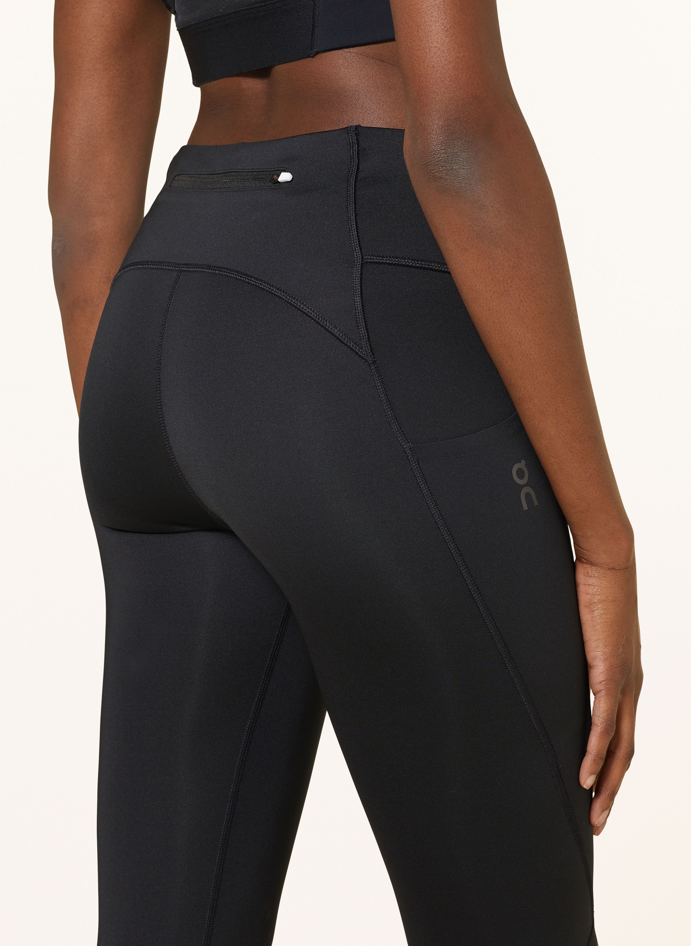 On Lauf-Tights Performance schwarz – Bild 2