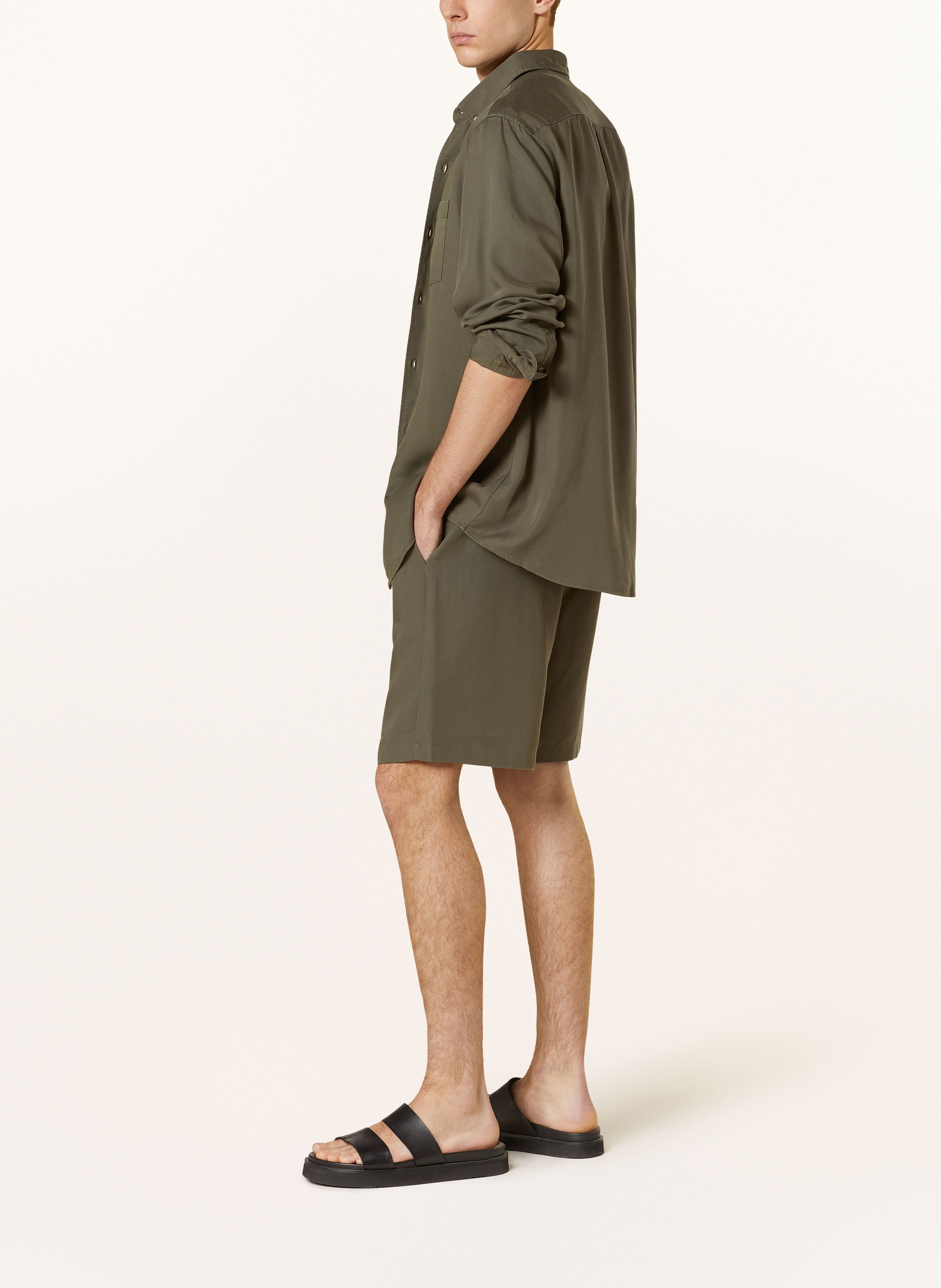 Thumbnail - Paul Shorts gruen