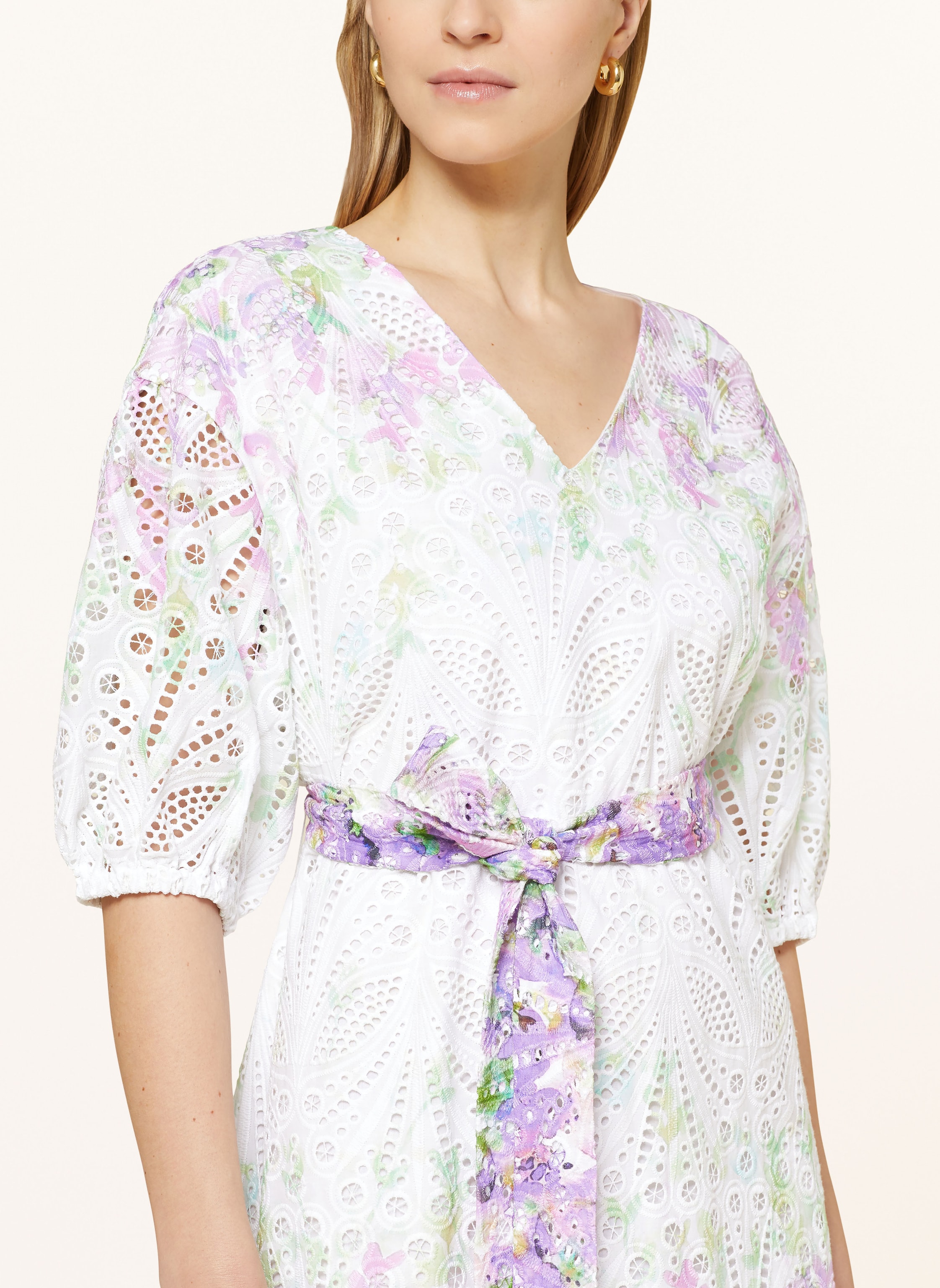 Thumbnail - Darling Harbour Kleid Mit Lochspitze weiss