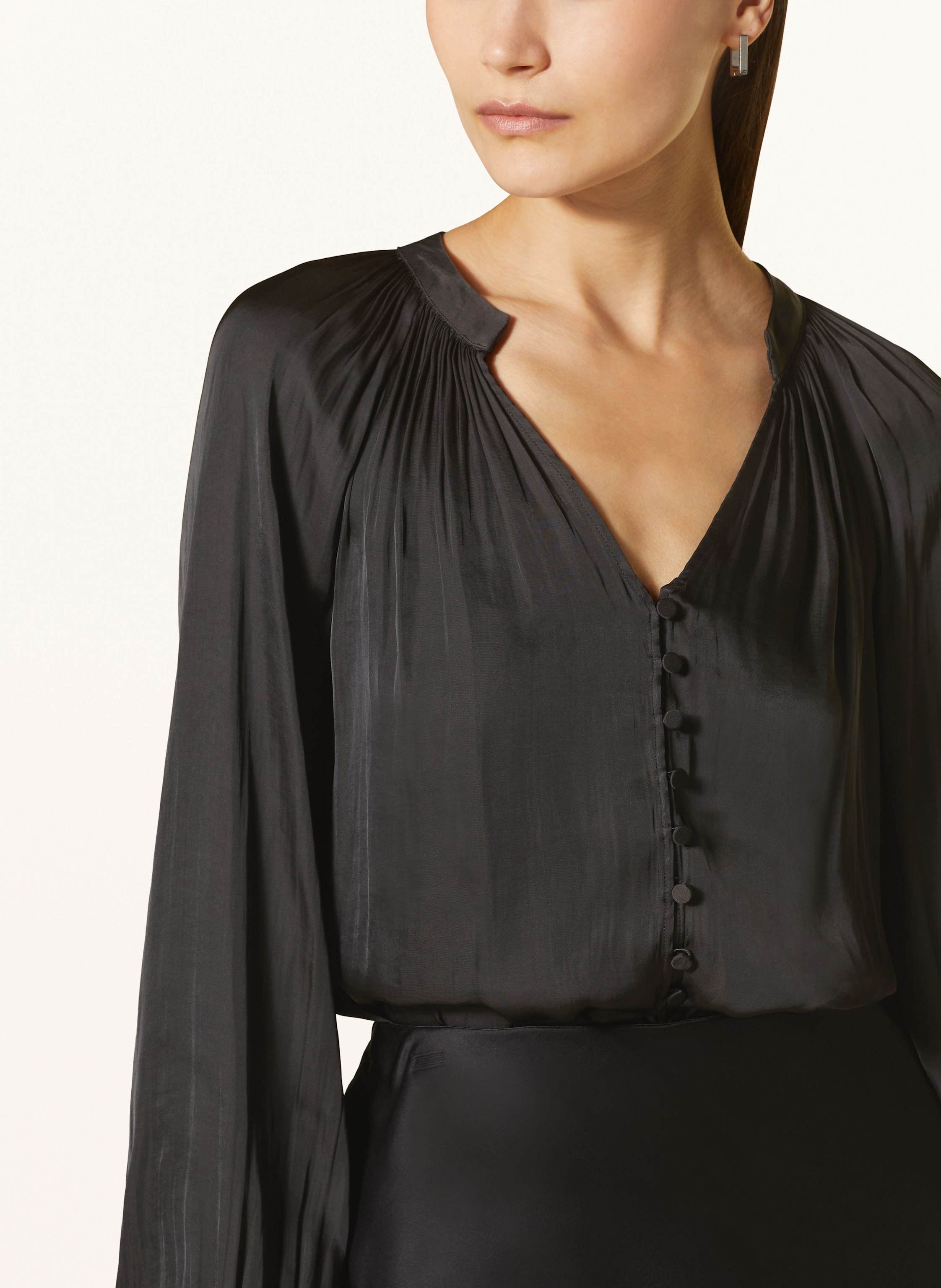 Thumbnail - Mrs & Hugs Satinbluse schwarz