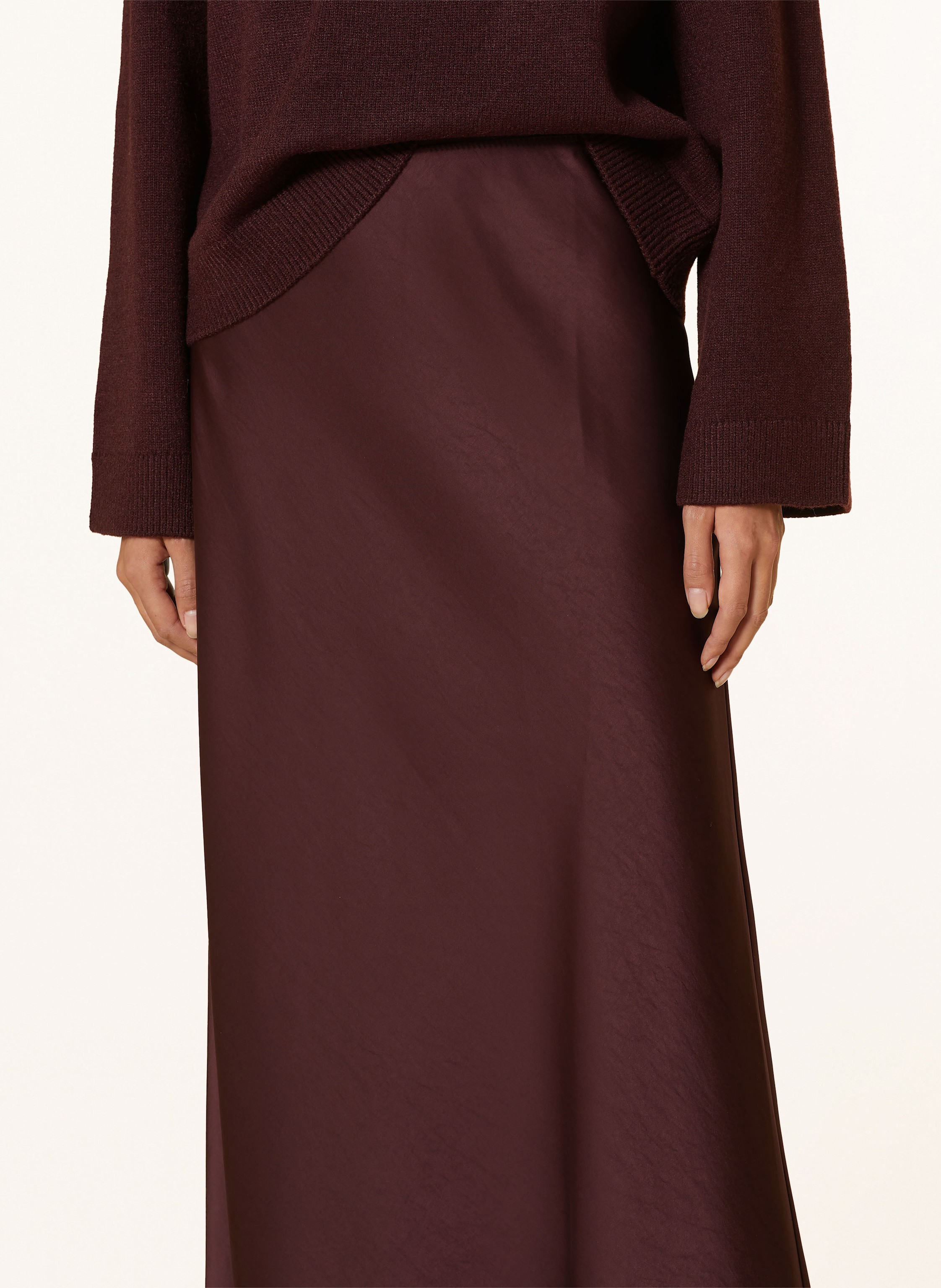 Thumbnail - Neo Noir Satinrock Vicky rot