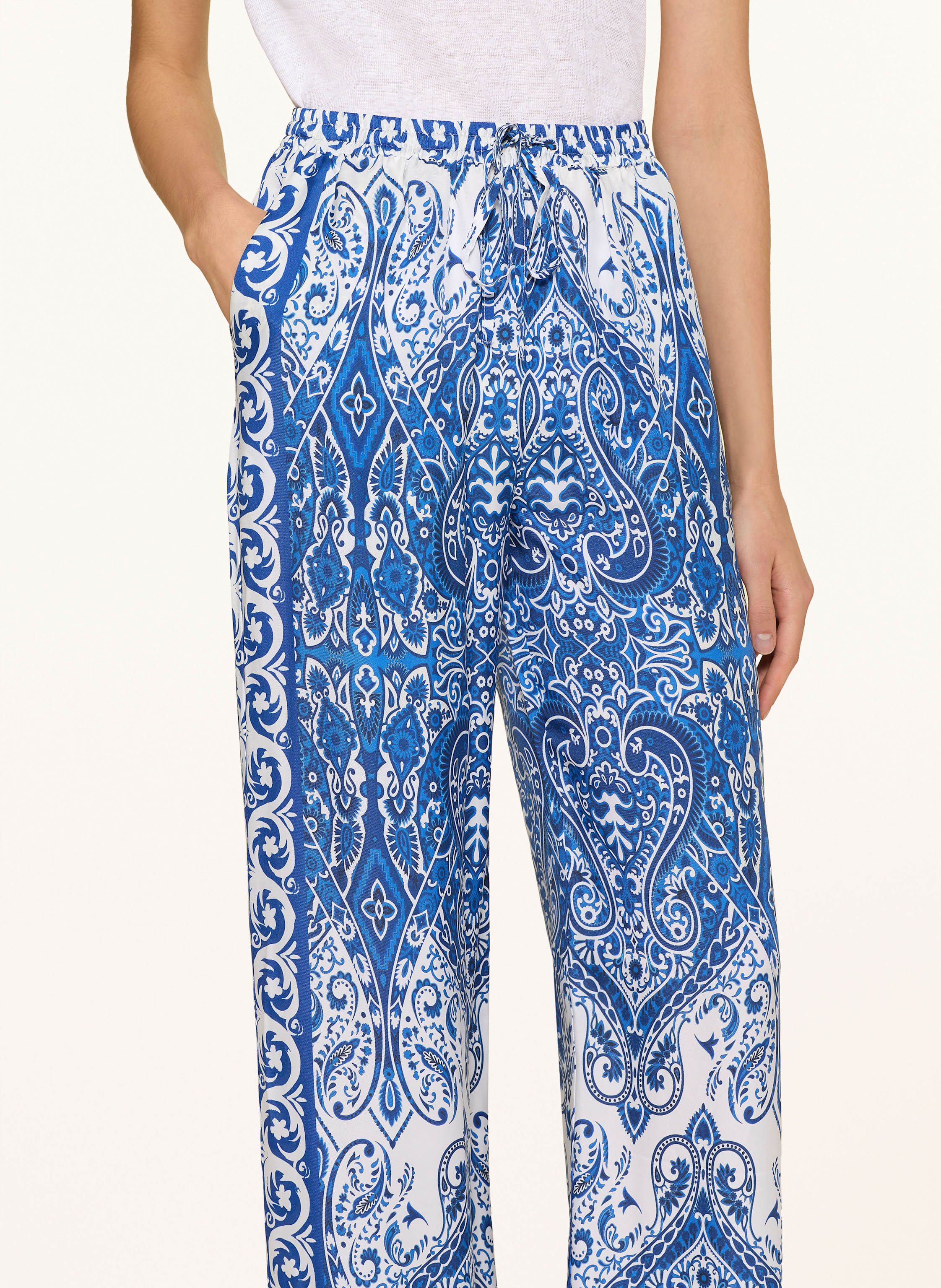 Thumbnail - Mrs & Hugs Marlenehose Mit Seide blau