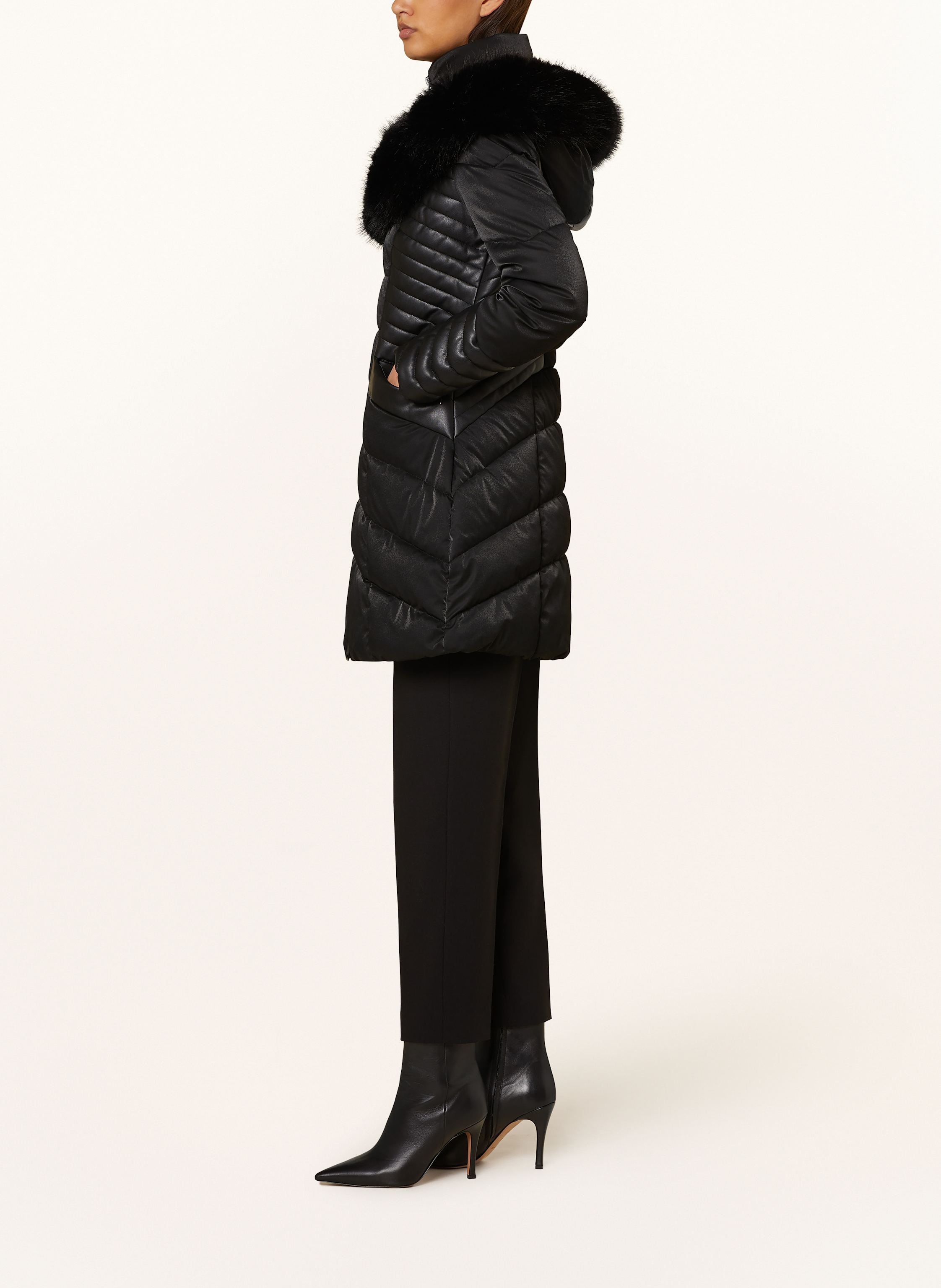 Thumbnail - Guess Steppjacke New Oxana Im Materialmix Mit Abnehmbarem Kunstfell schwarz