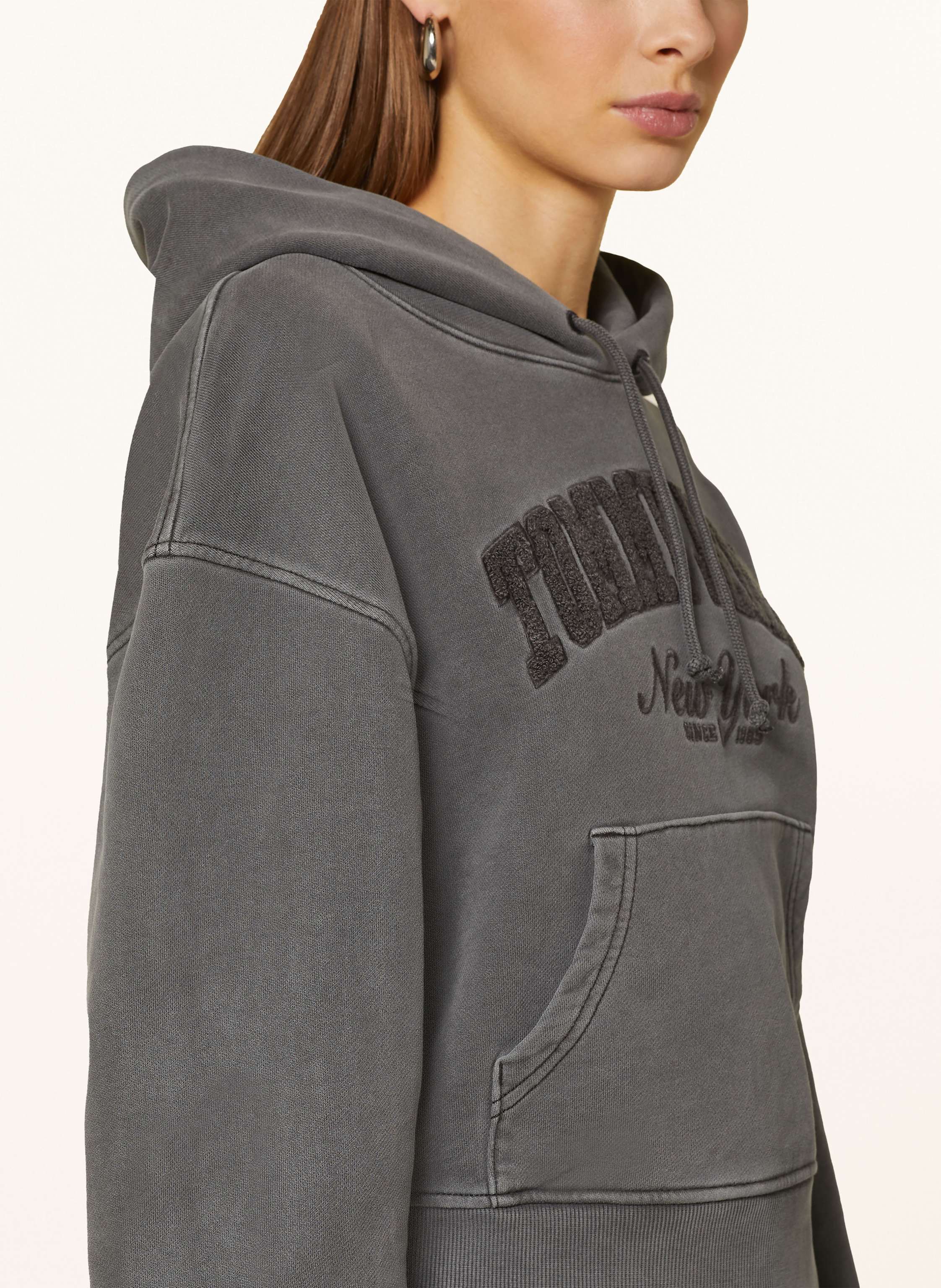 Thumbnail - Tommy Jeans Cropped-Hoodie grau