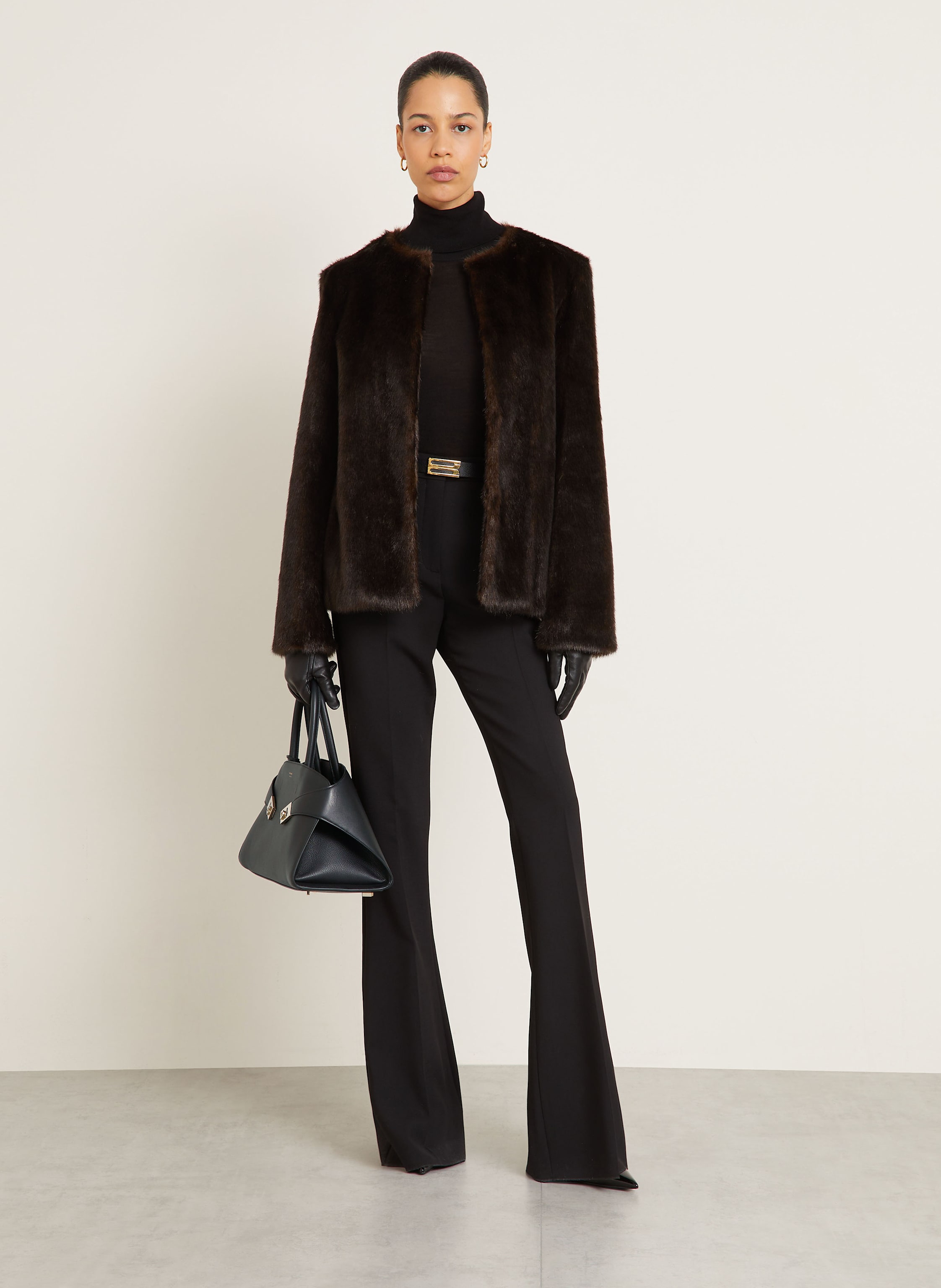 Thumbnail - Ferragamo Handtasche Hug Small schwarz