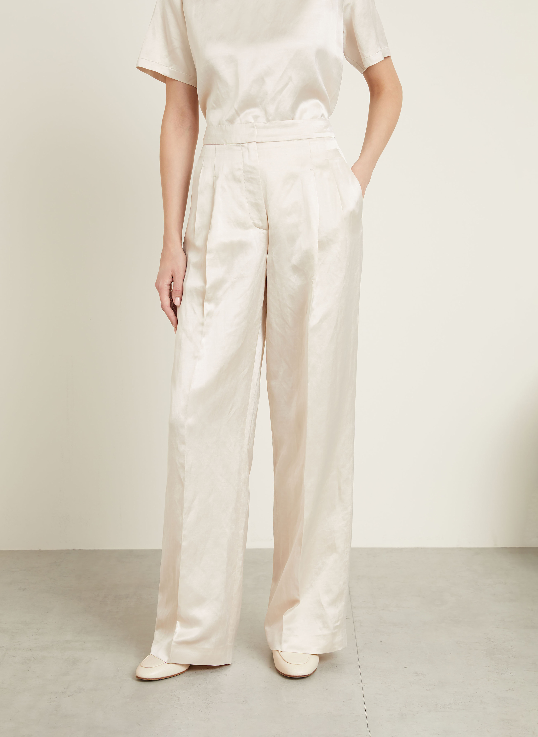 Thumbnail - Iris Von Arnim Satinhose Lainie Mit Leinen beige