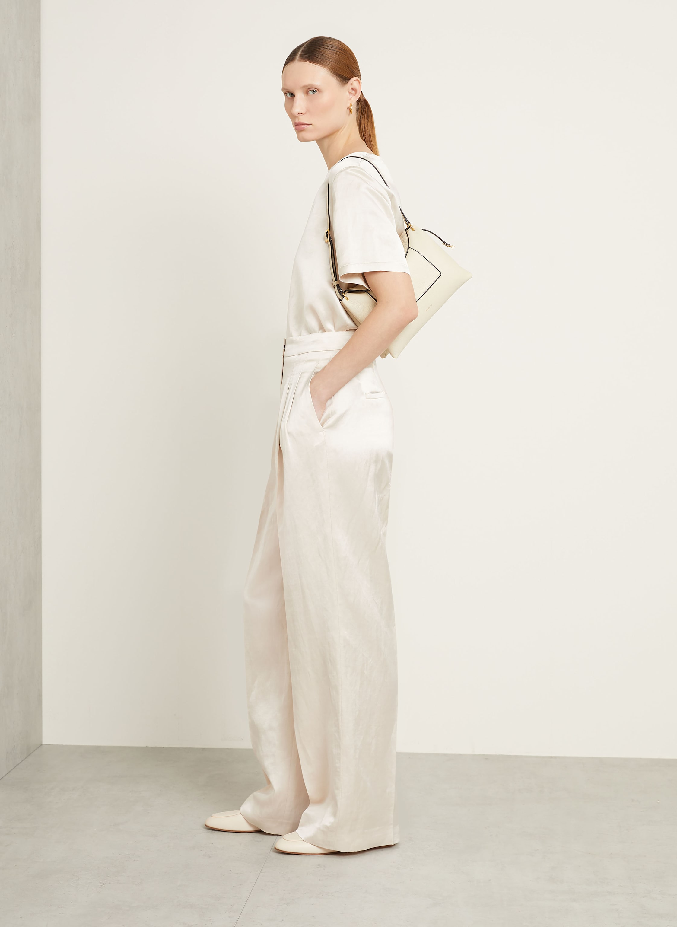 Thumbnail - Iris Von Arnim Satinhose Lainie Mit Leinen beige