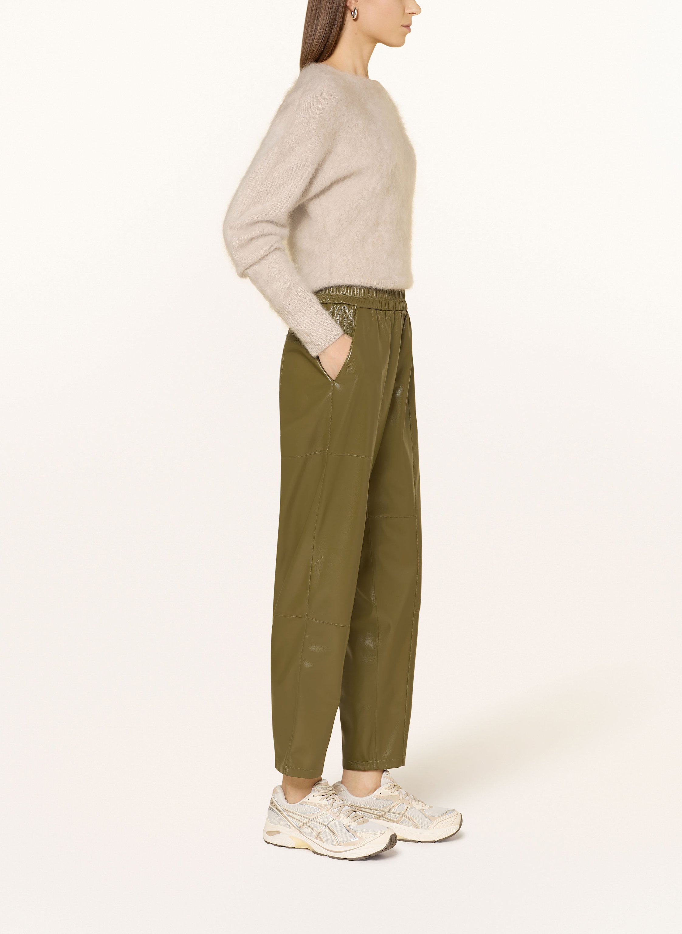 Thumbnail - Boss Hose Taiya In Lederoptik gruen