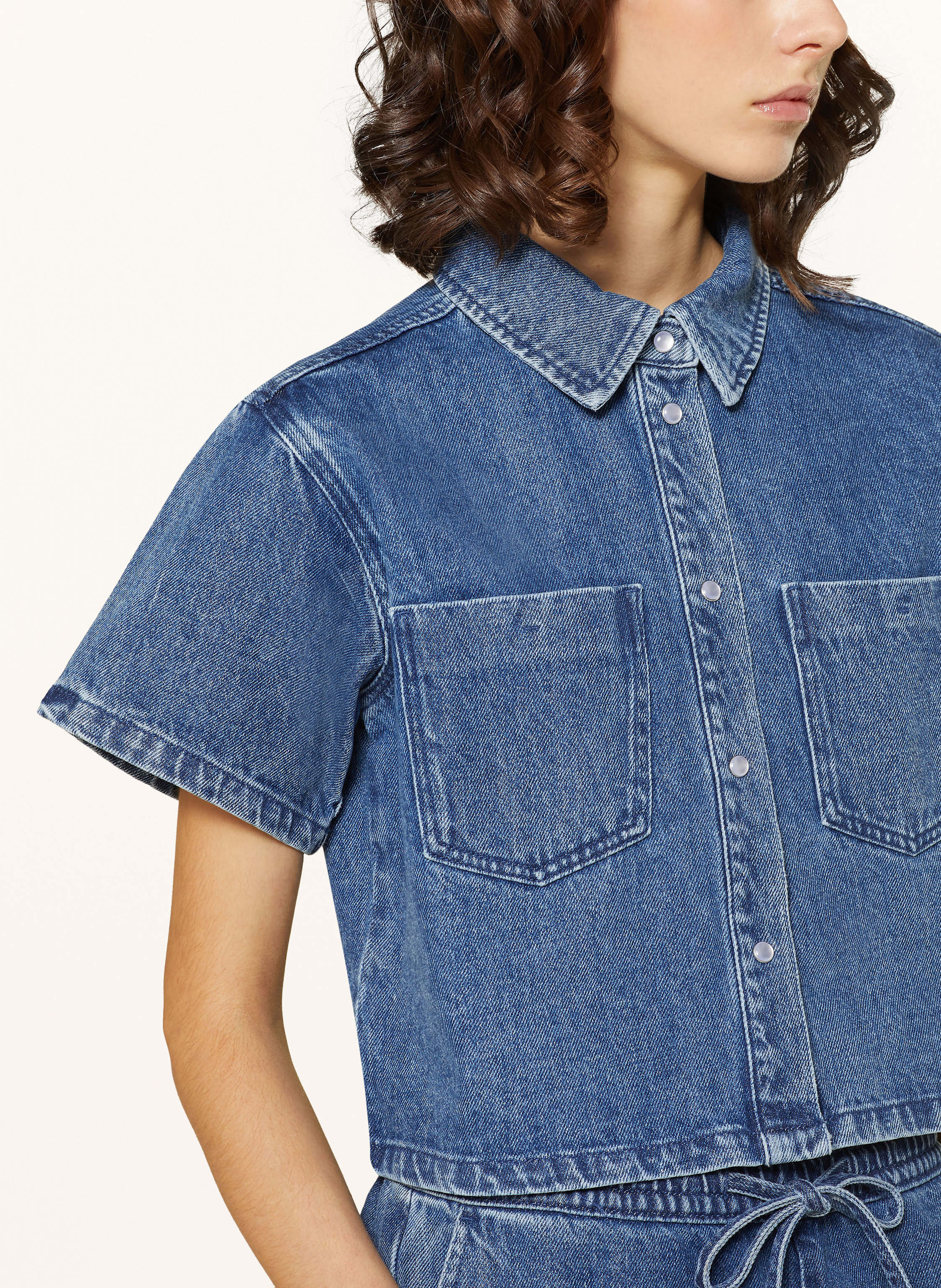 Thumbnail - Mrs & Hugs Oversized-Jeansbluse blau