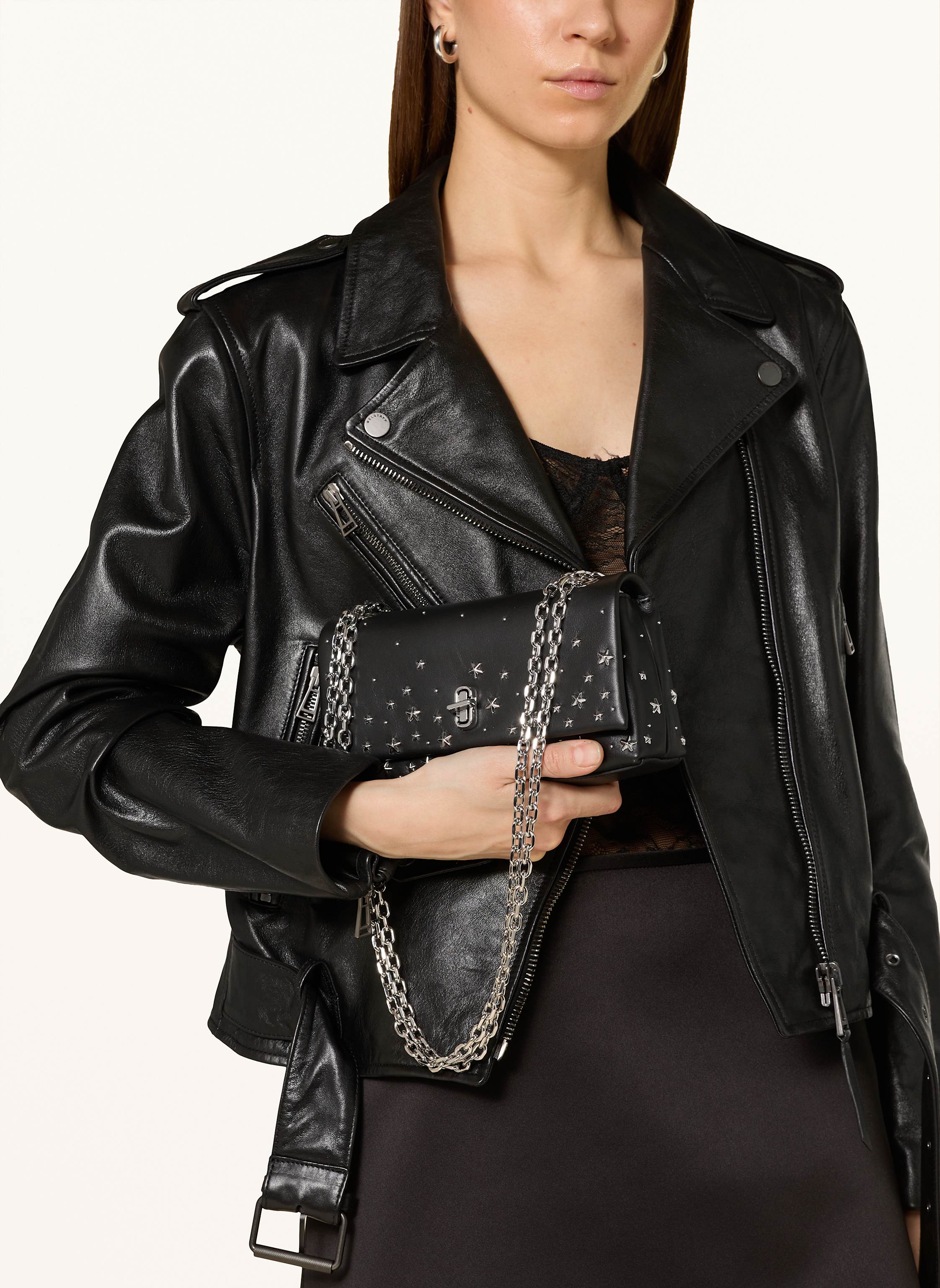 Thumbnail - Marc Jacobs Umhängetasche The Star Studded Dual Chain Wallet Mit Nieten schwarz