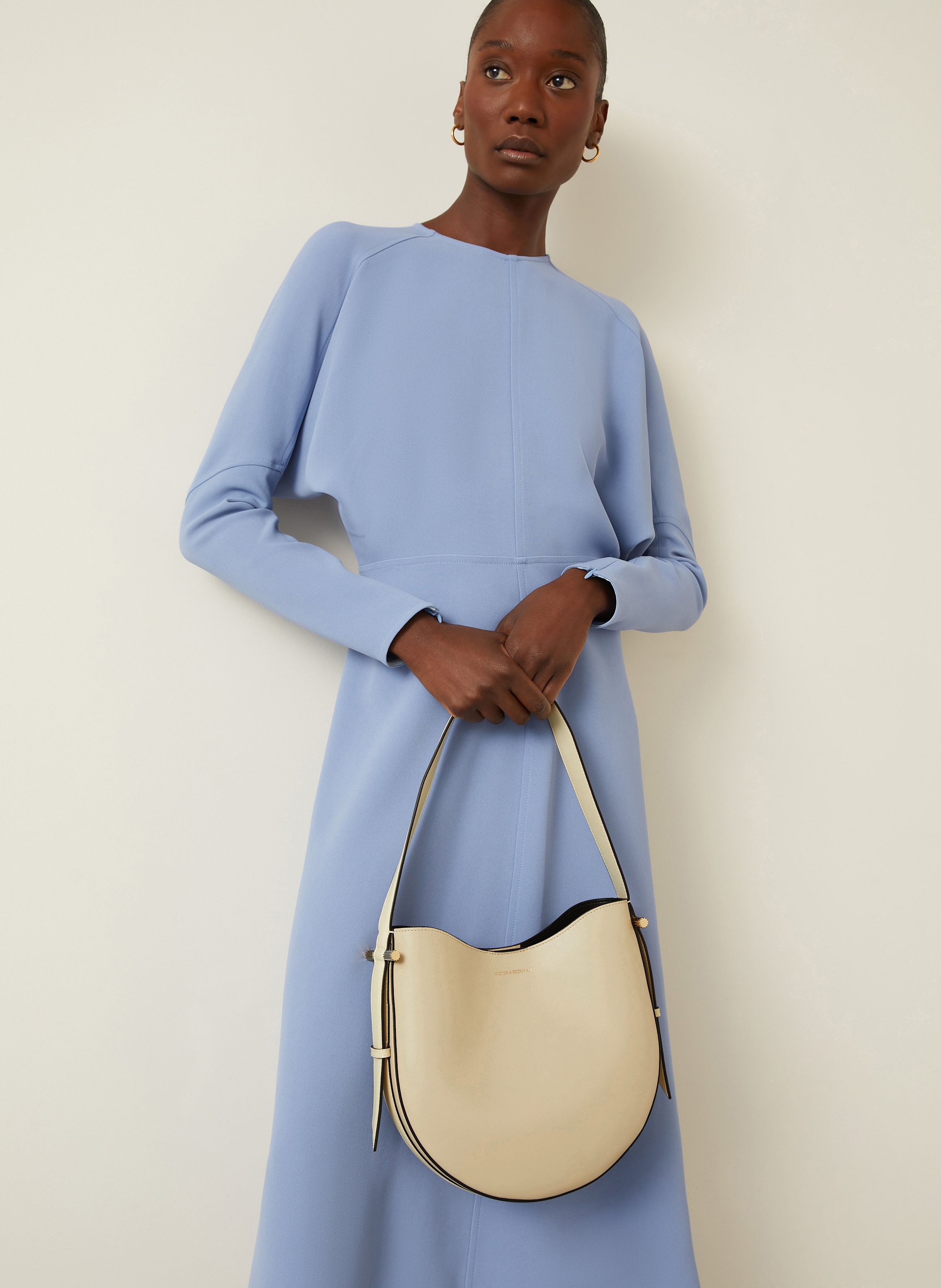 Thumbnail - Victoria Beckham Hobo-Bag The Dia Medium beige