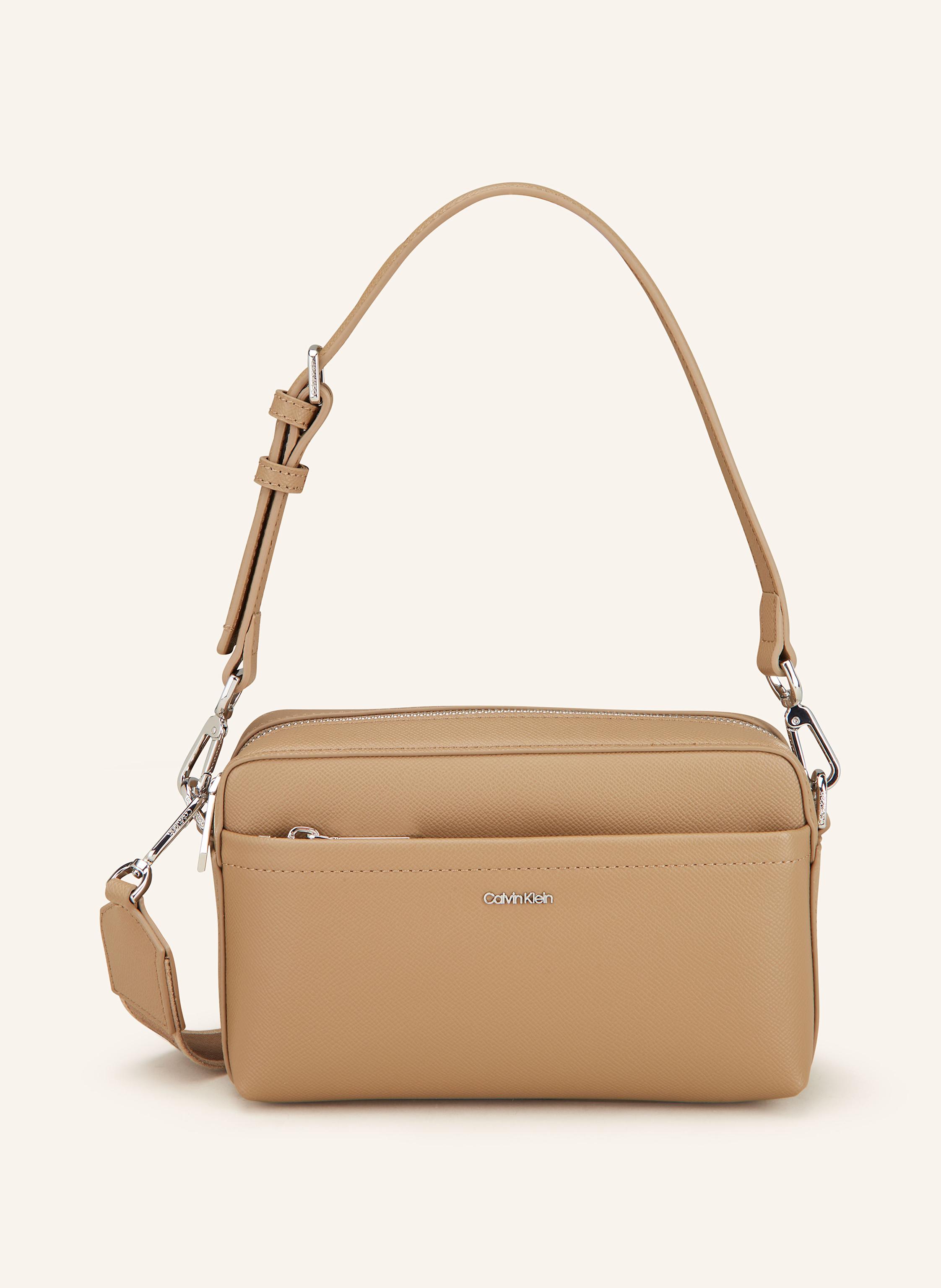 Calvin Klein Umhangetasche MUST in camel