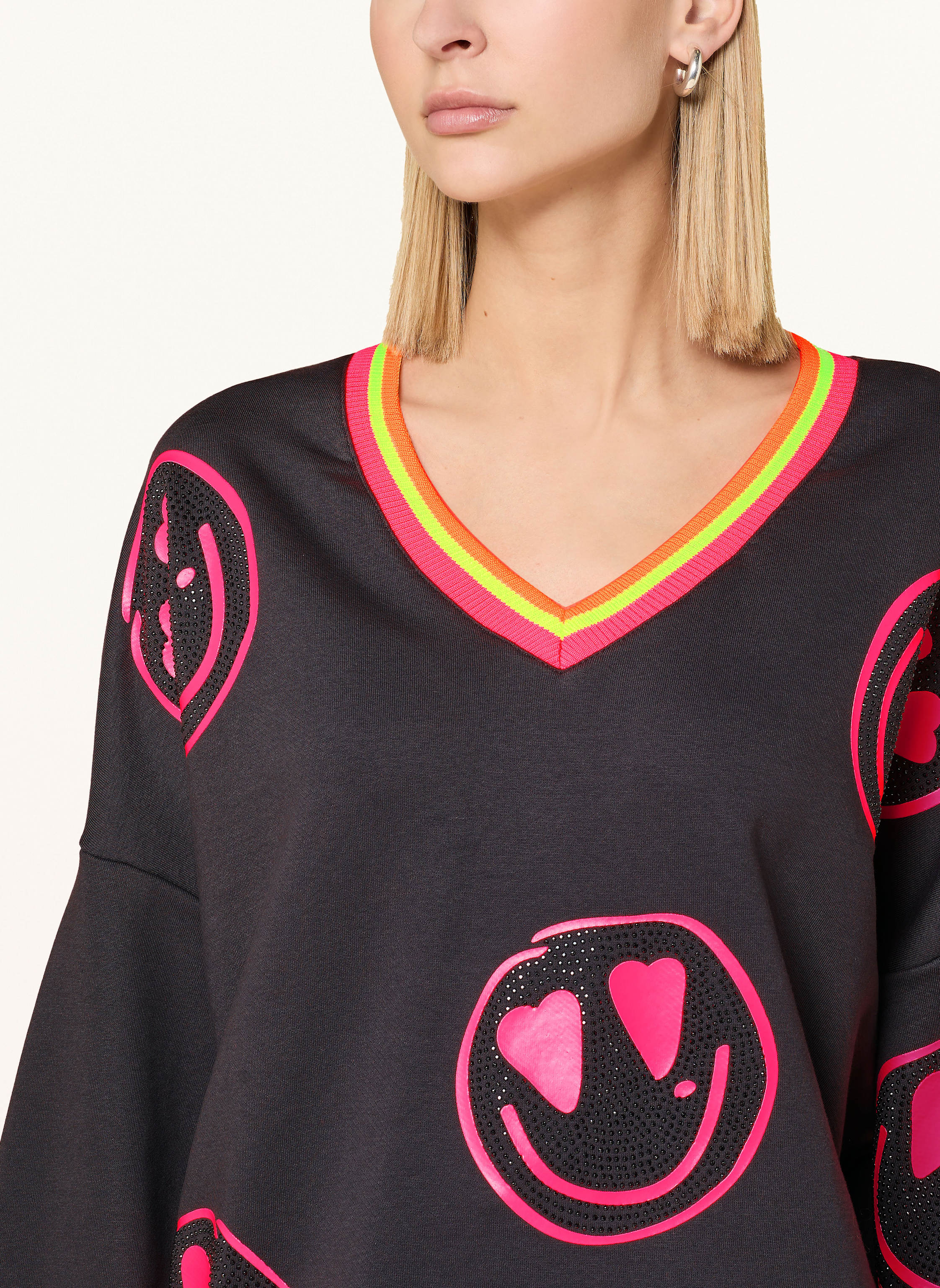 Thumbnail - Miss Goodlife Sweatshirt Happy Face Mit Schmucksteinen grau