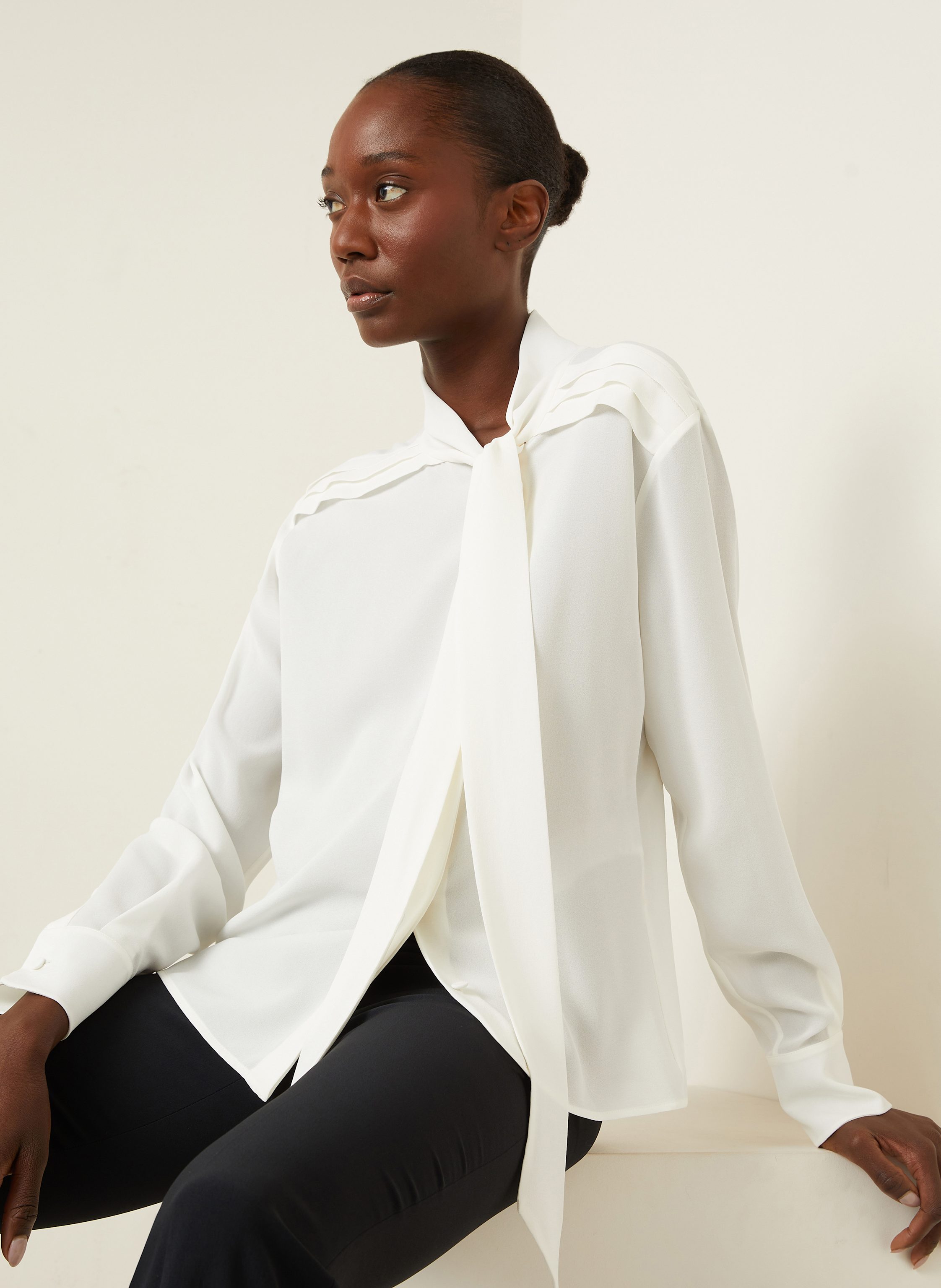 Thumbnail - Mcqueen Seidenbluse Mit Schluppe weiss