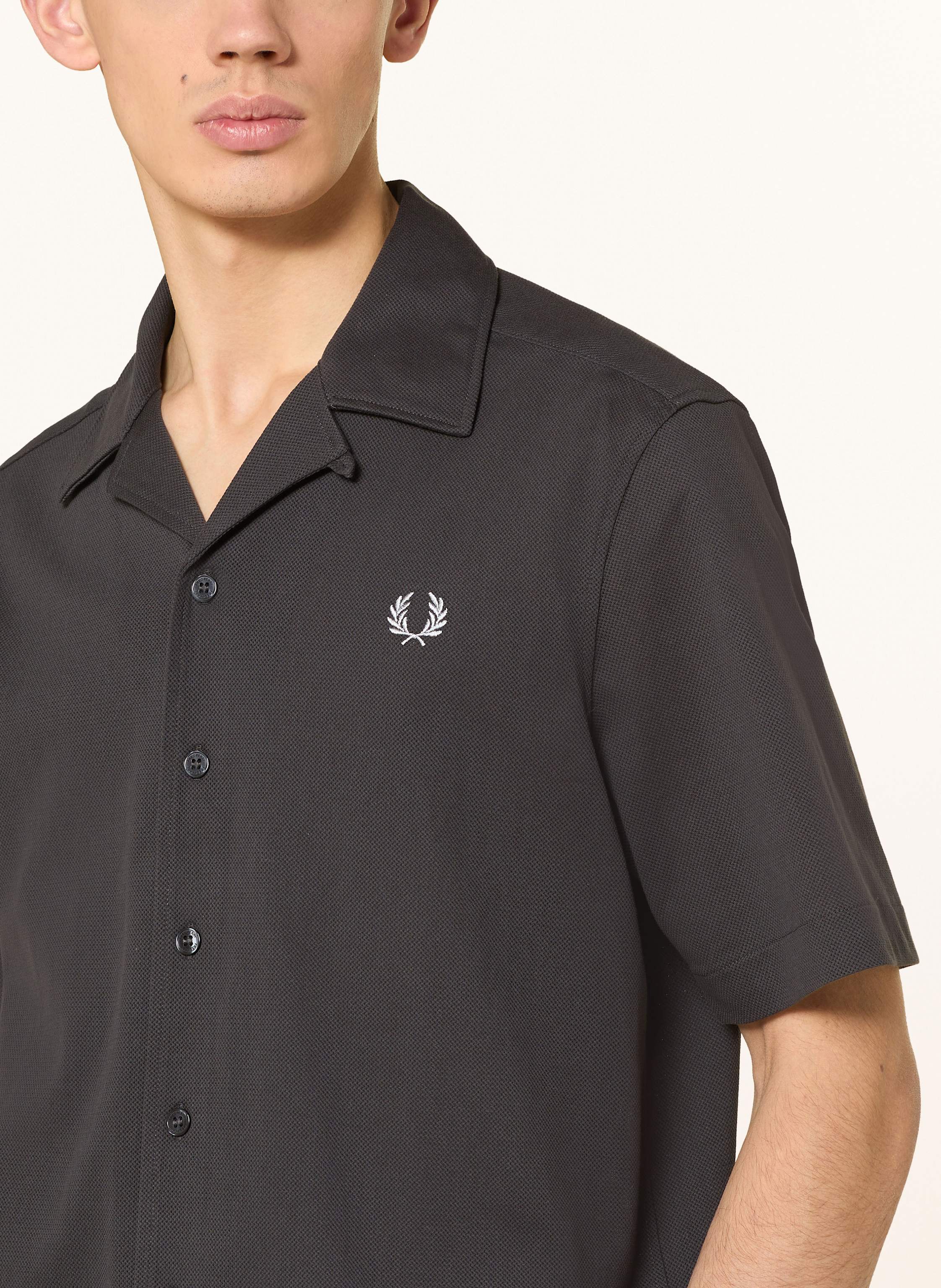 Thumbnail - Fred Perry Resorthemd Comfort Fit Aus Piqué grau