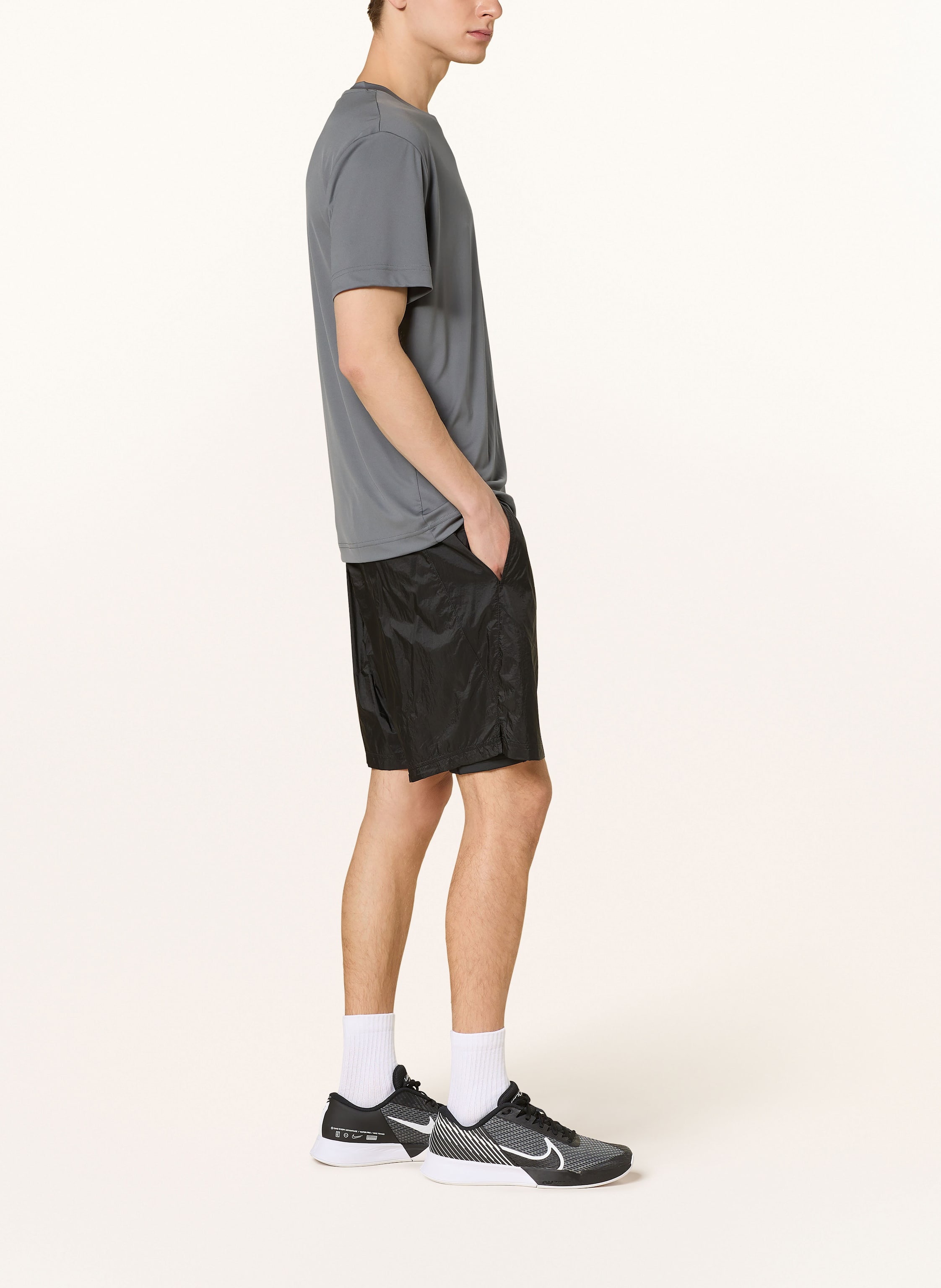 Thumbnail - J.Lindeberg 2-In-1-Tennisshorts schwarz