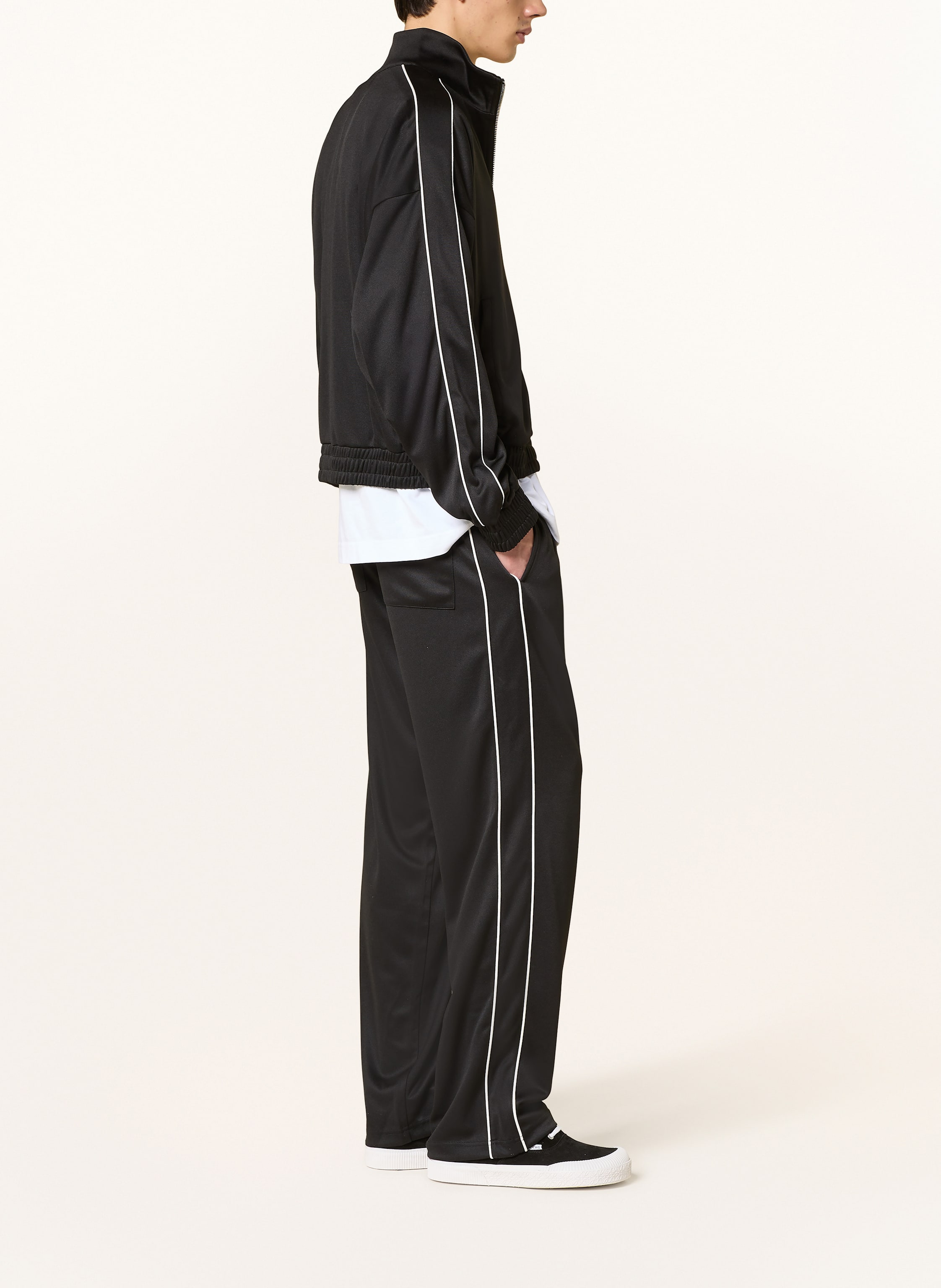 Thumbnail - Cole Buxton Track Pants Pipe Mit Galonstreifen schwarz