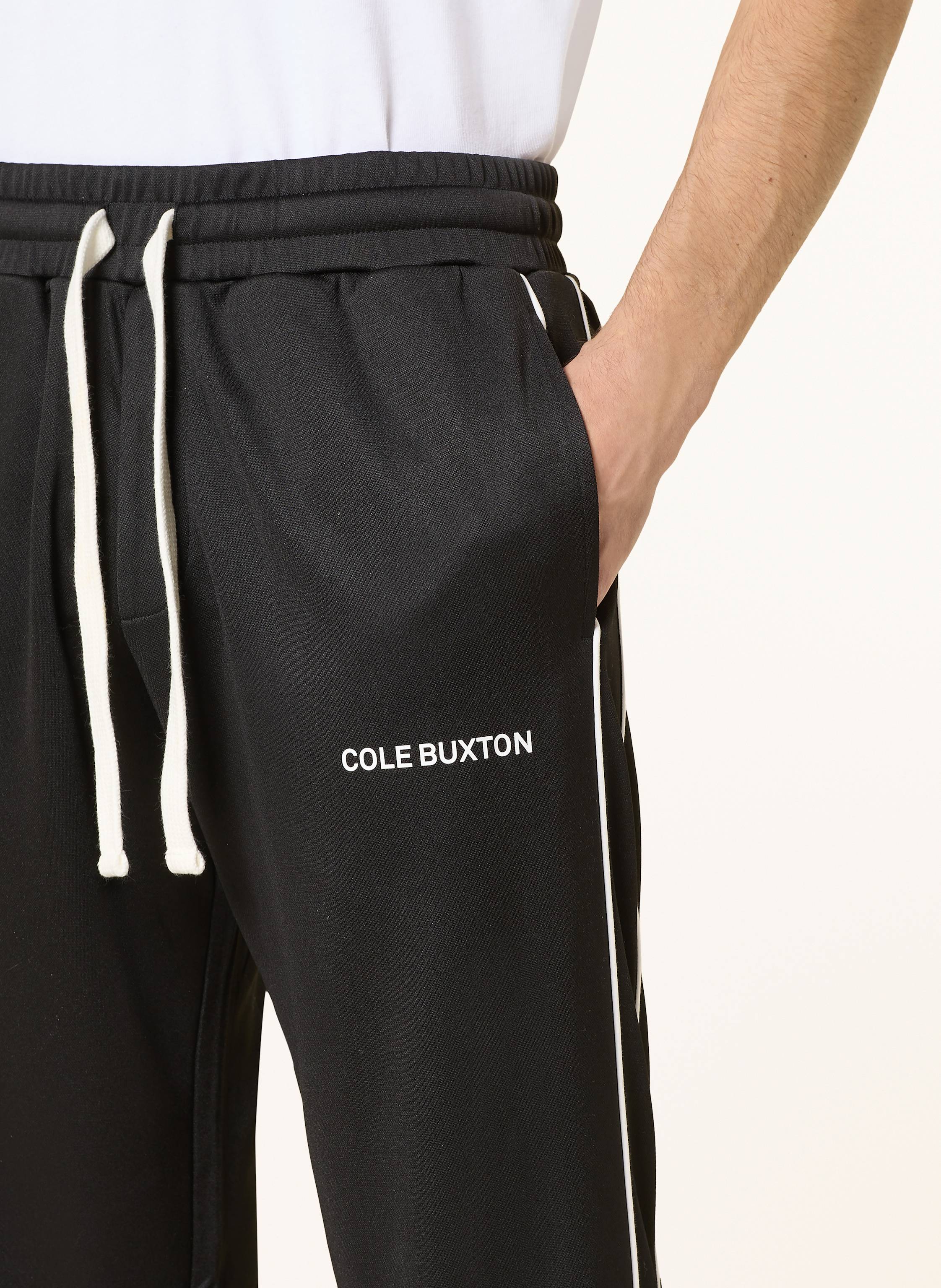 Thumbnail - Cole Buxton Track Pants Pipe Mit Galonstreifen schwarz