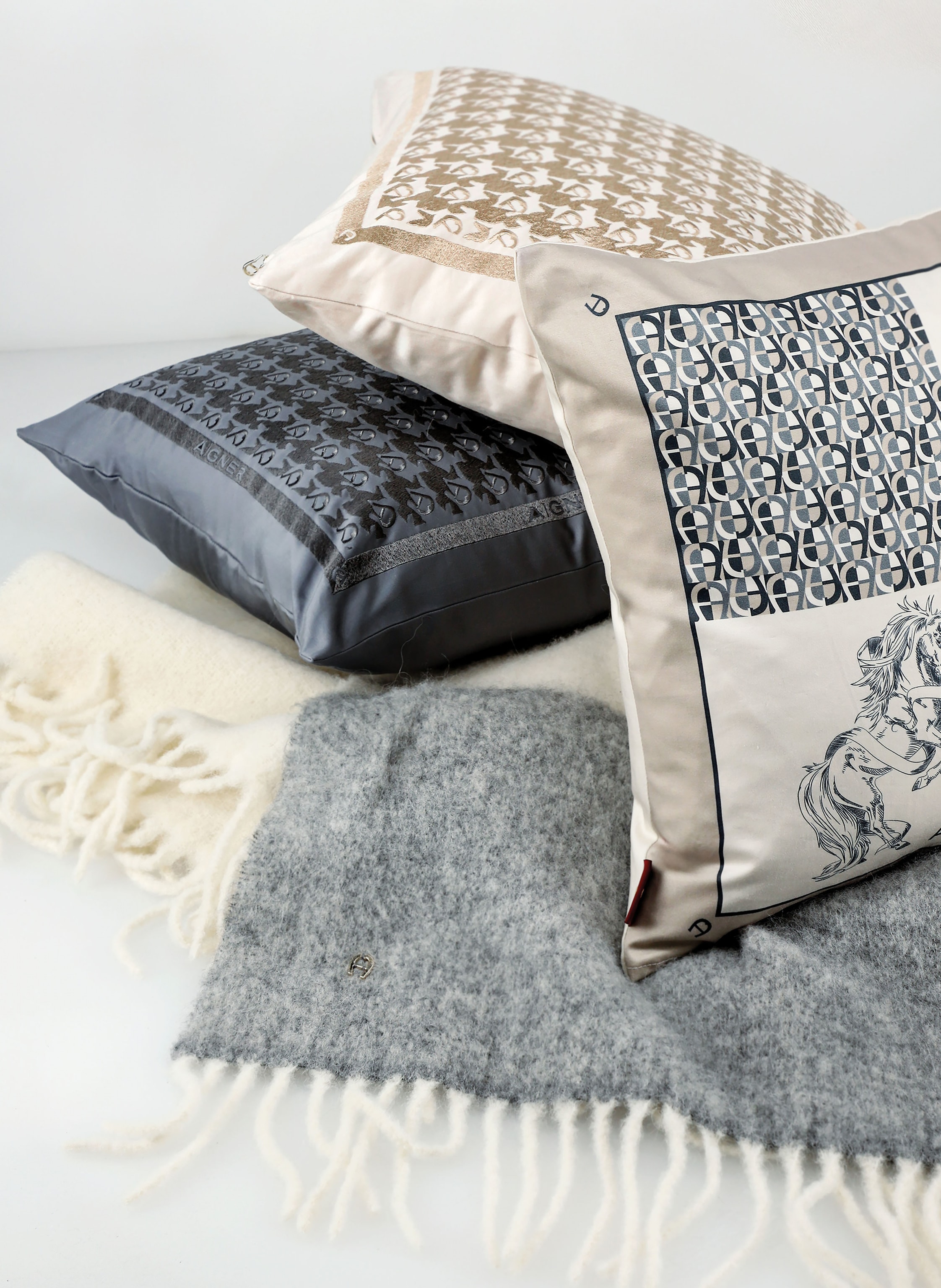 Thumbnail - Aigner Dekokissenhülle Matrix beige