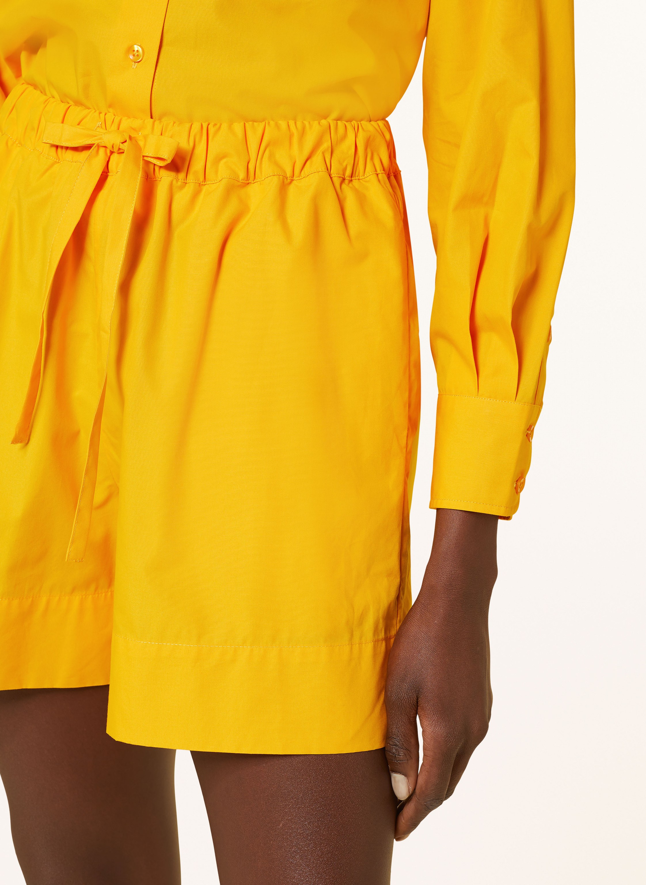 Mrs & Hugs Shorts orange – Bild 2