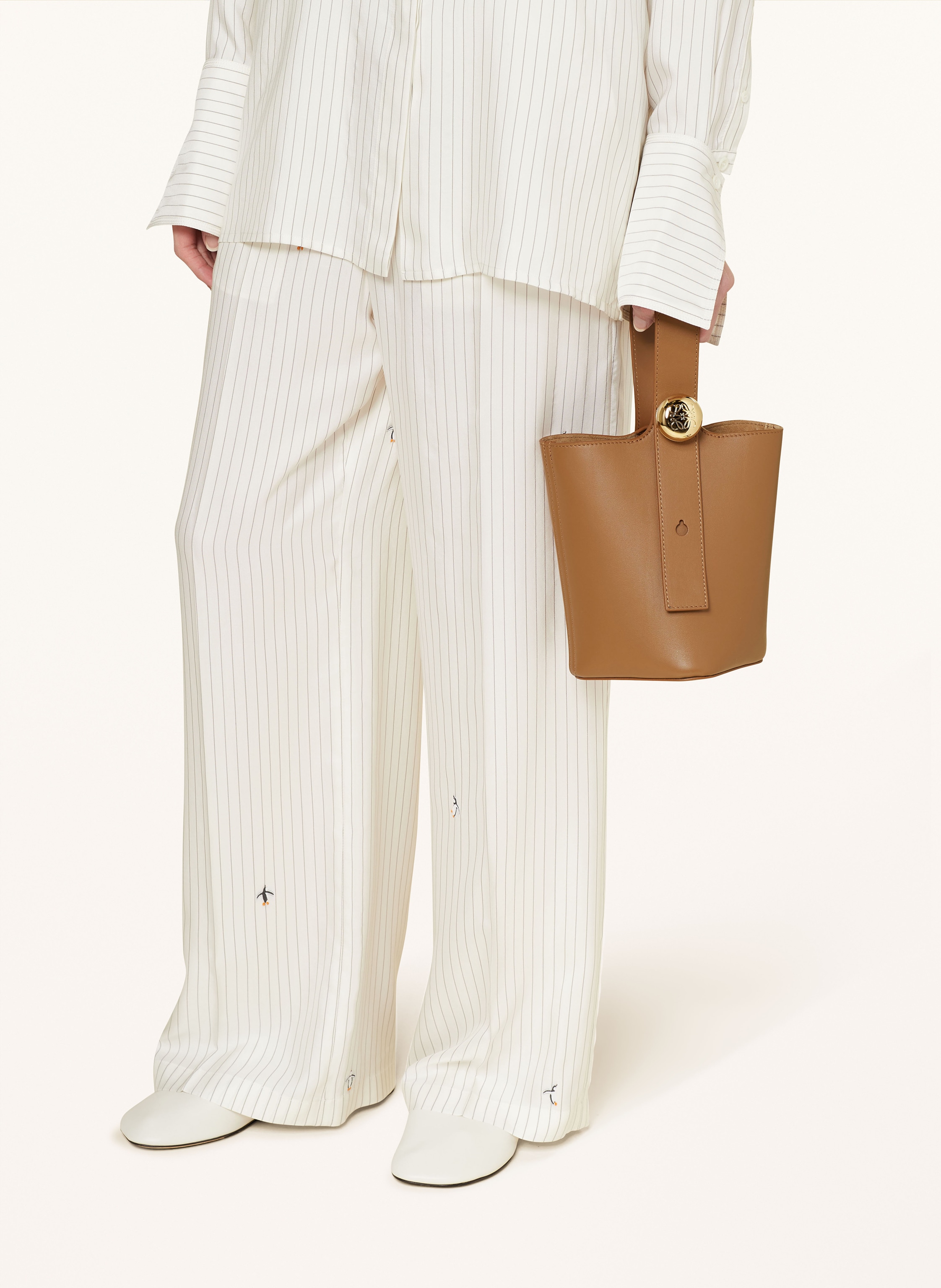 Thumbnail - Loewe Handtasche Pebble Bucket Mini braun