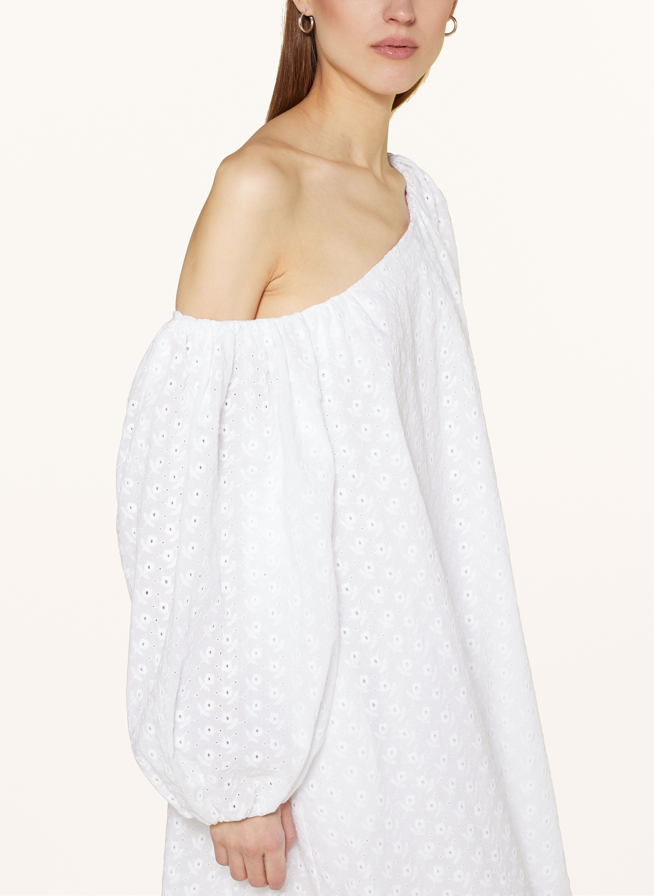 Thumbnail - Bernadette One-Shoulder-Kleid Raquel Aus Lochspitze weiss