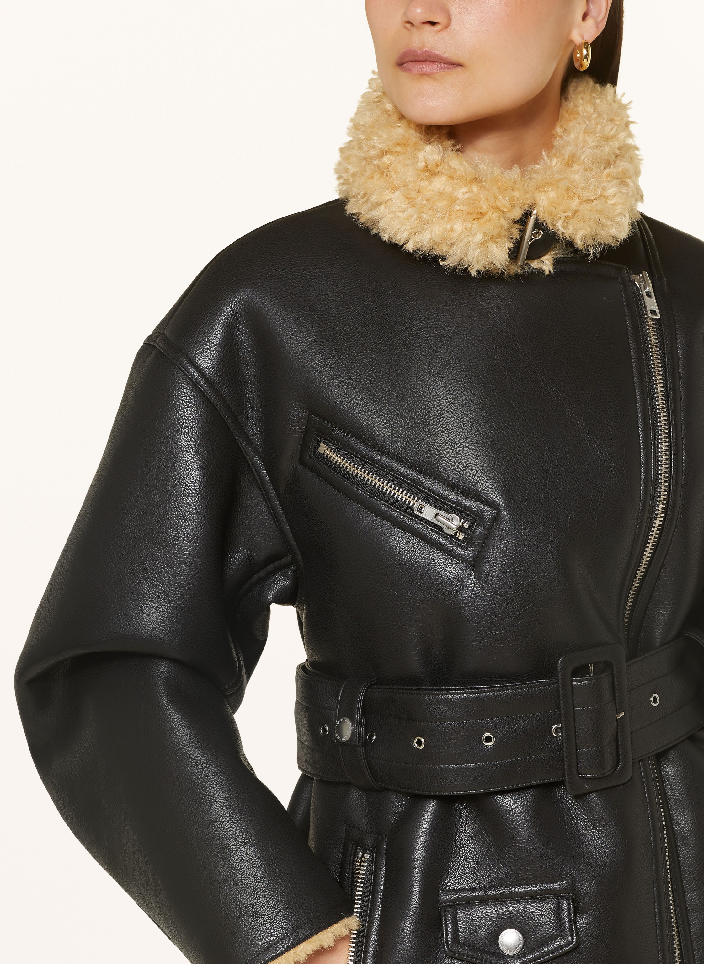 Thumbnail - Stand Studio Jacke Wilma In Lederoptik Mit Kunstfell schwarz