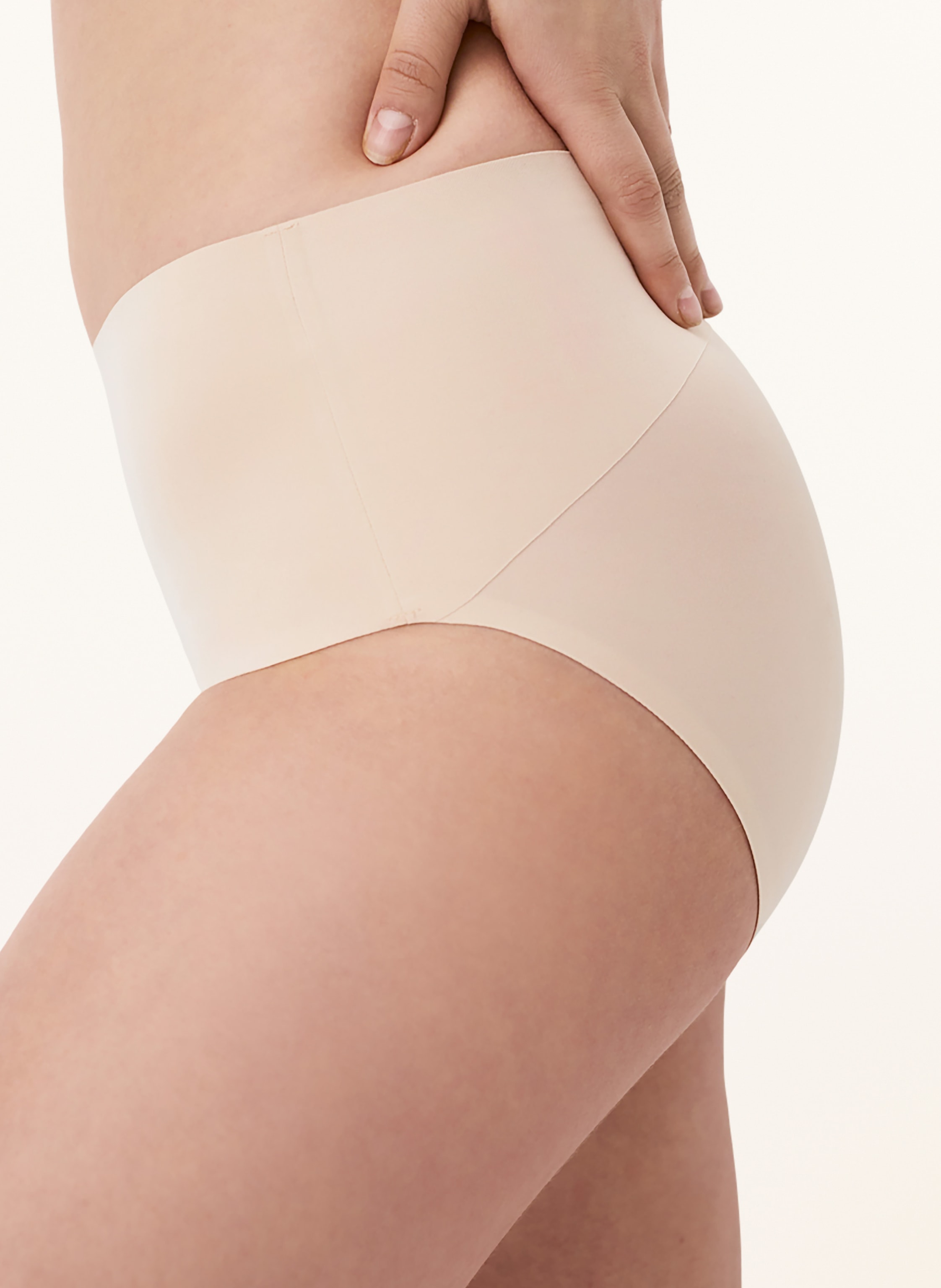 Thumbnail - Spanx Shape-Panty Undie-Tectable beige