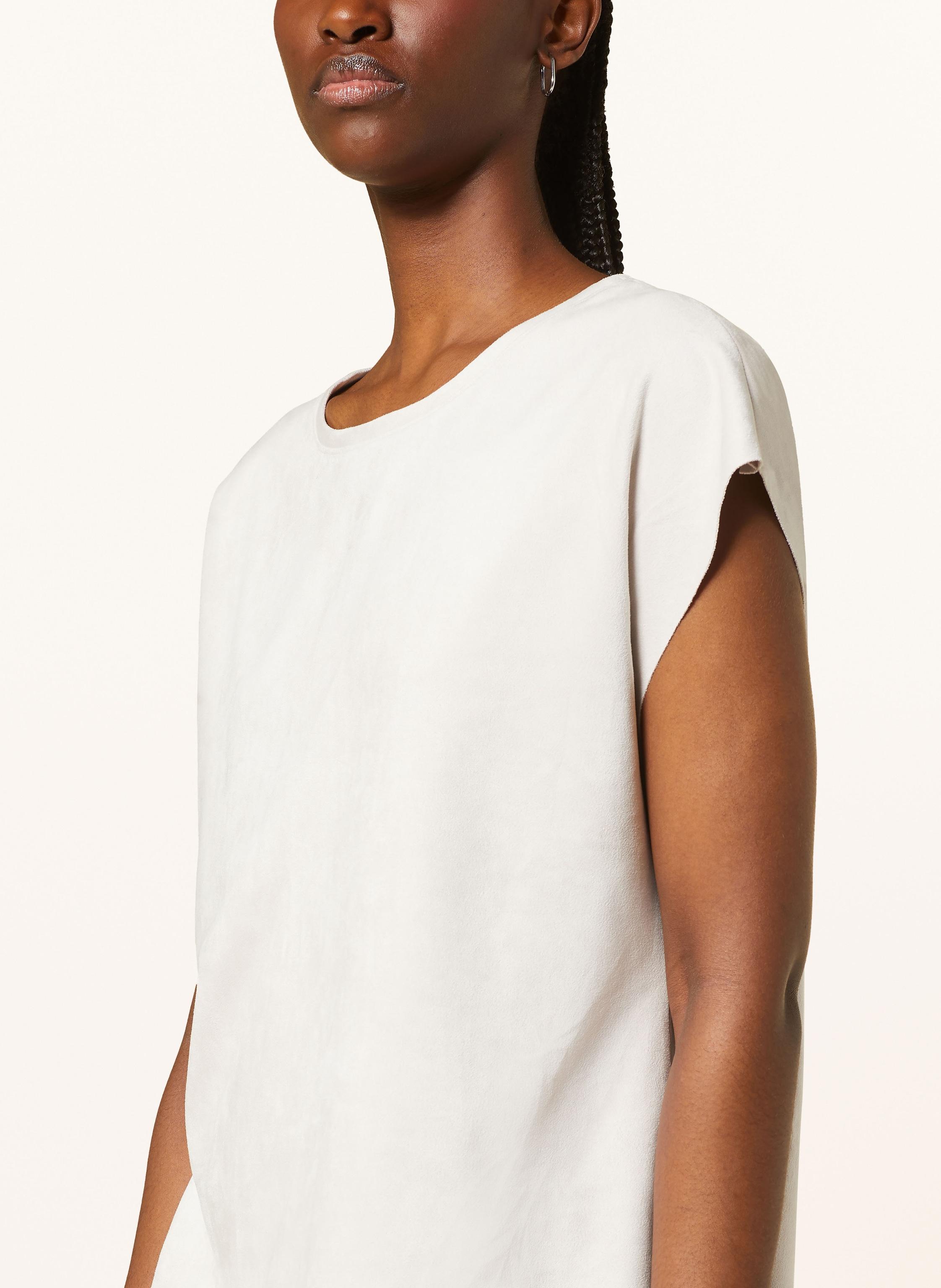 Thumbnail - Juvia T-Shirt Alea In Lederoptik weiss