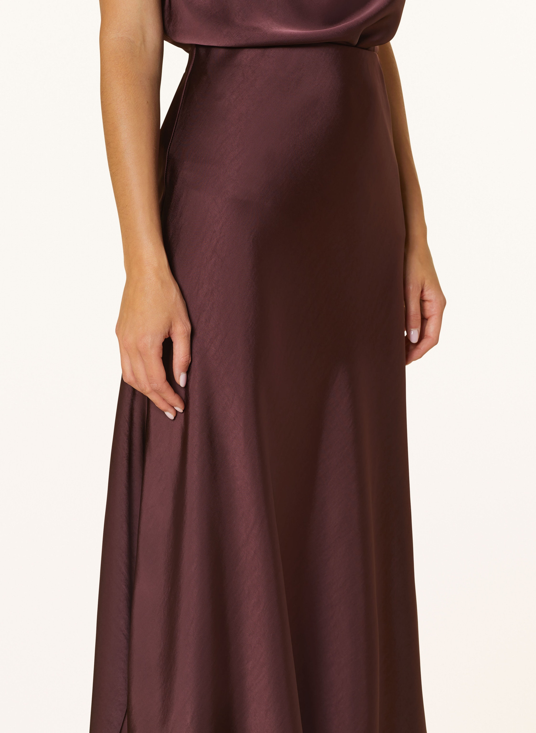 Thumbnail - Neo Noir Satinrock Bovary rot