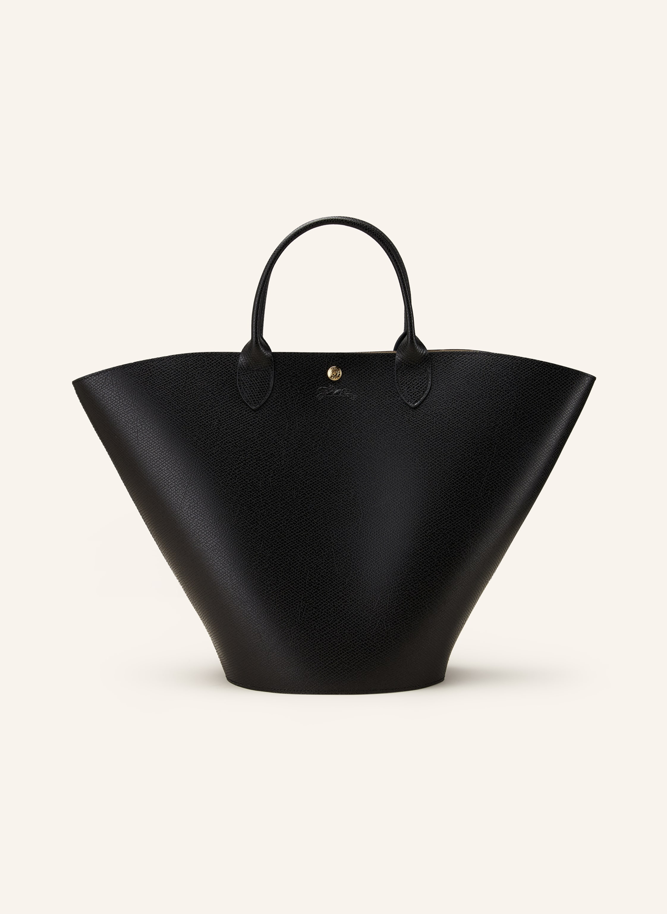 Longchamp Genarbtes Leder. Schließt mit Druckknopf. Zwei Tragegriffe. Innen ein Hauptfach. Steckfach für Smartphone & Co. Verstärkter Taschenboden. Label-Detail auf der Front in schwarz
