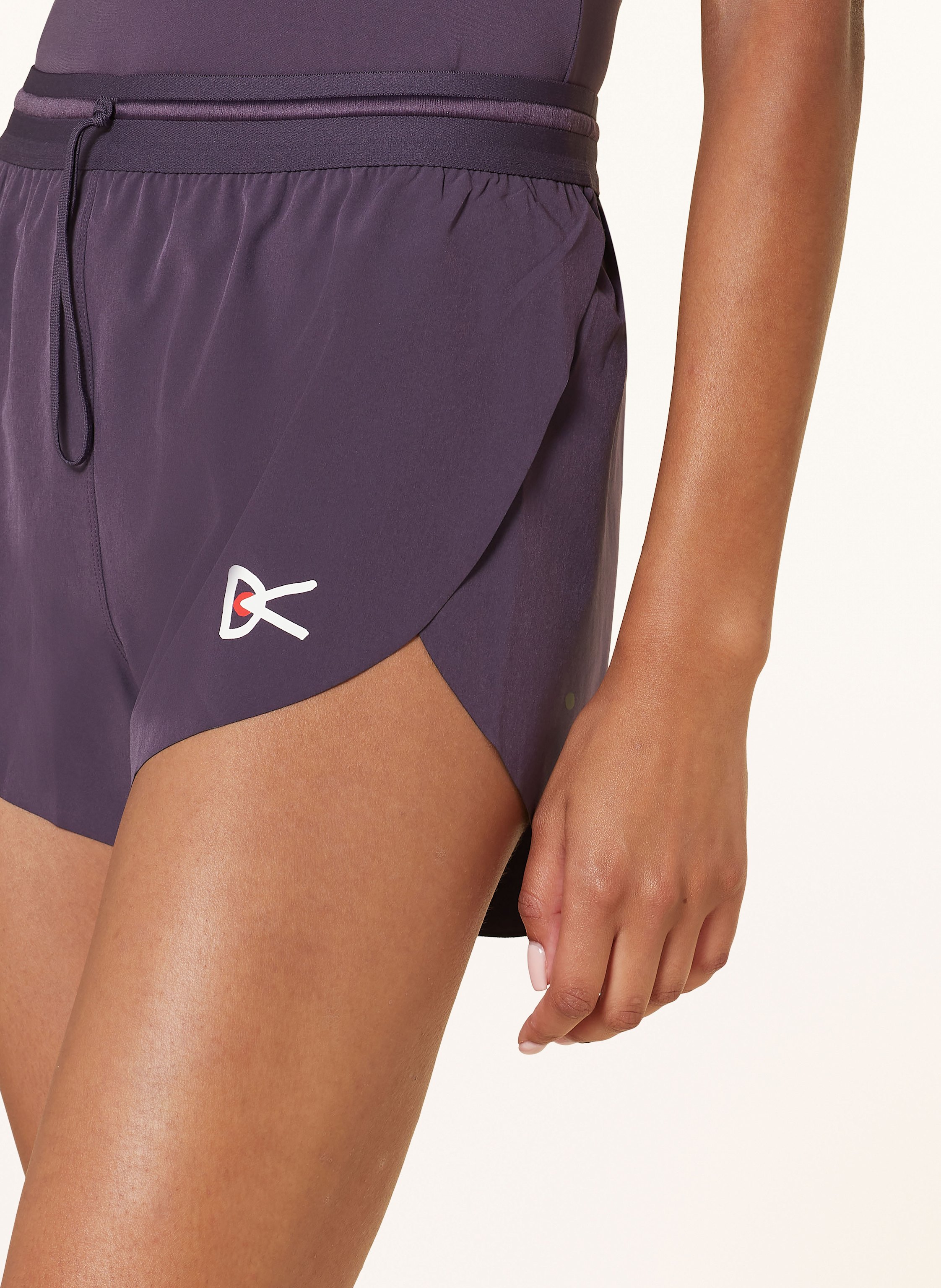 Thumbnail - District Vision 2-In-1-Laufshorts lila