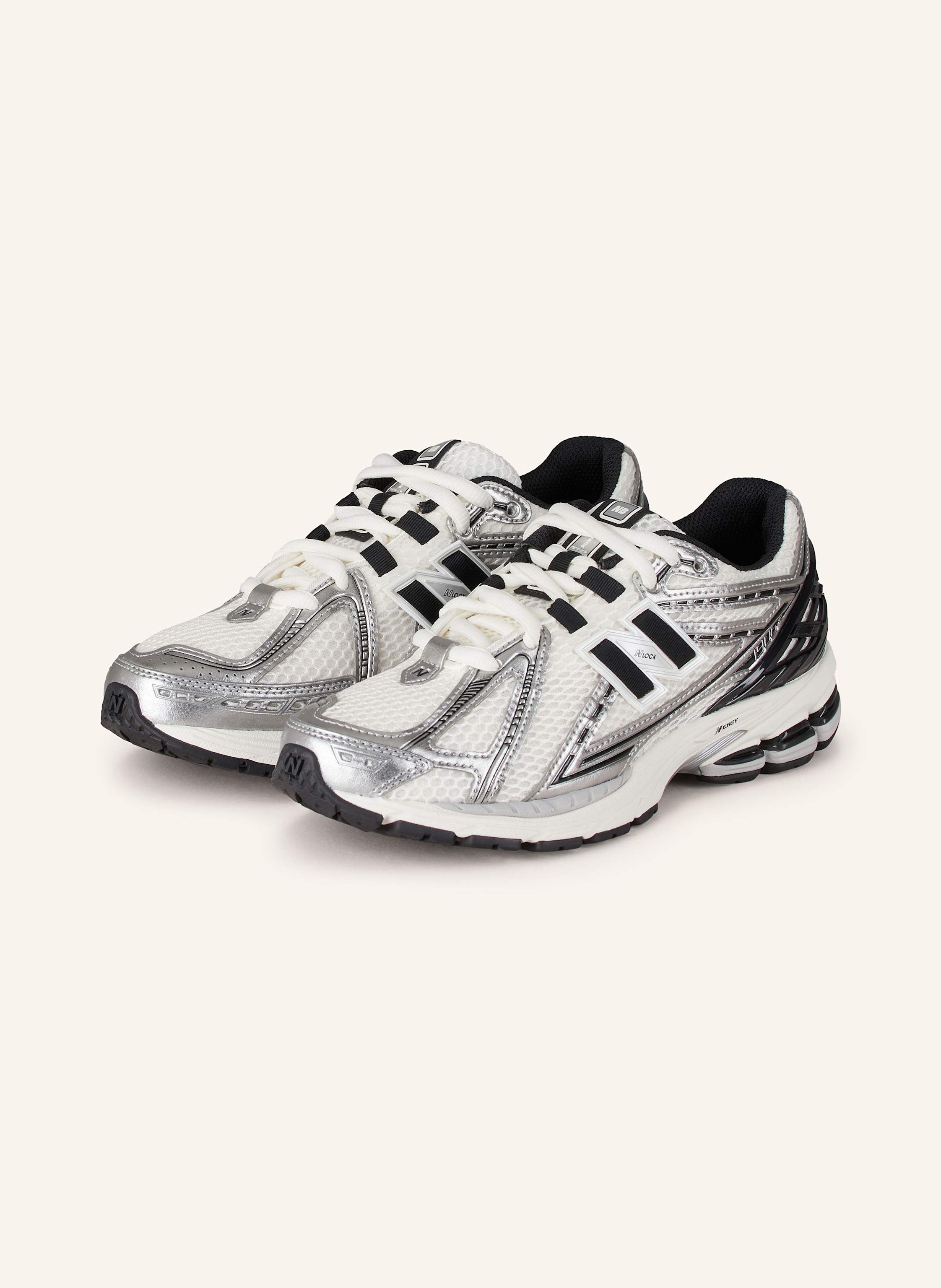 New balance komplett schwarz best sale