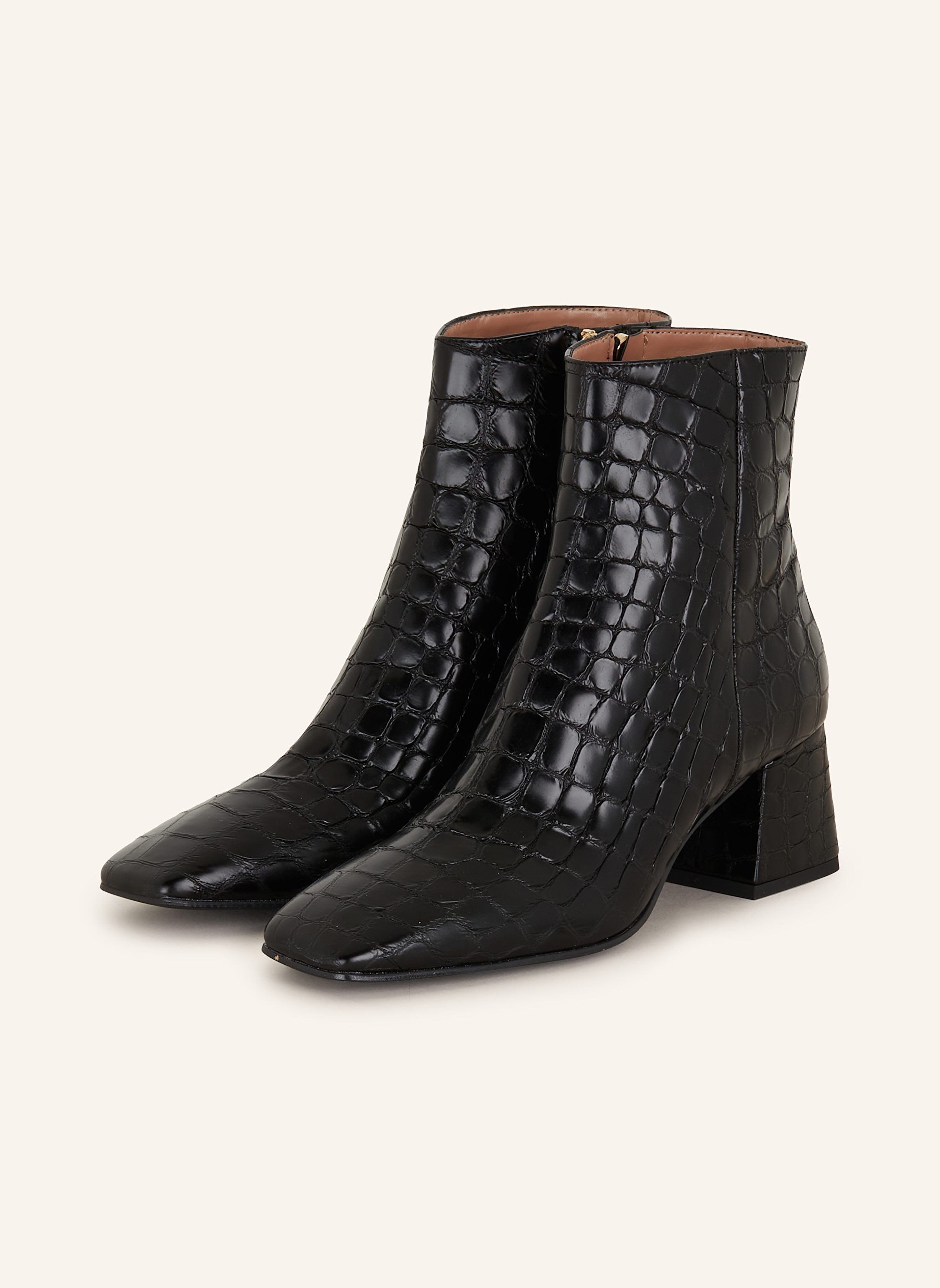 Bianca pointed toe chelsea boot store